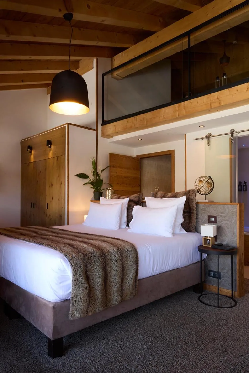 Photo of the whole room, Bed in Hôtel Daria-I Nor by Les Etincelles