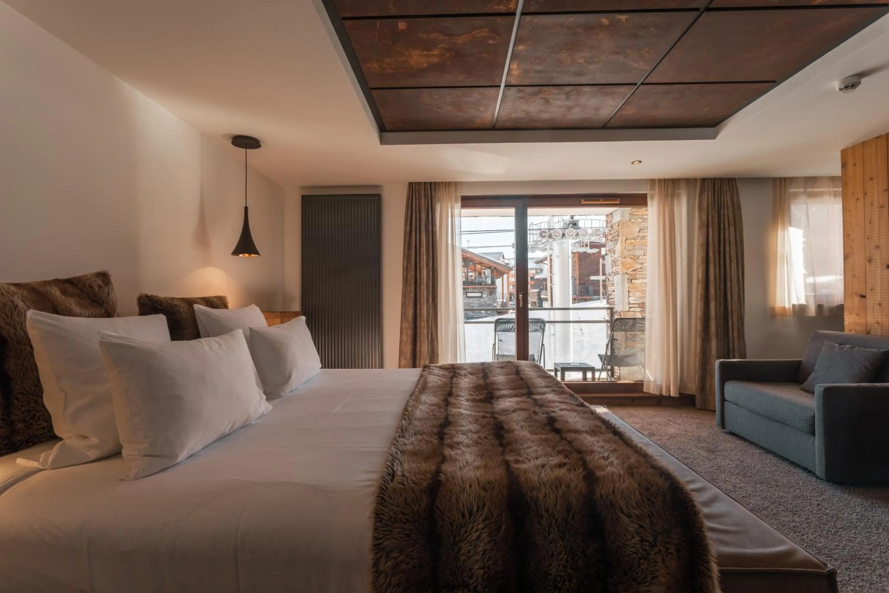 Photo of the whole room, Bed in Hôtel Daria-I Nor by Les Etincelles