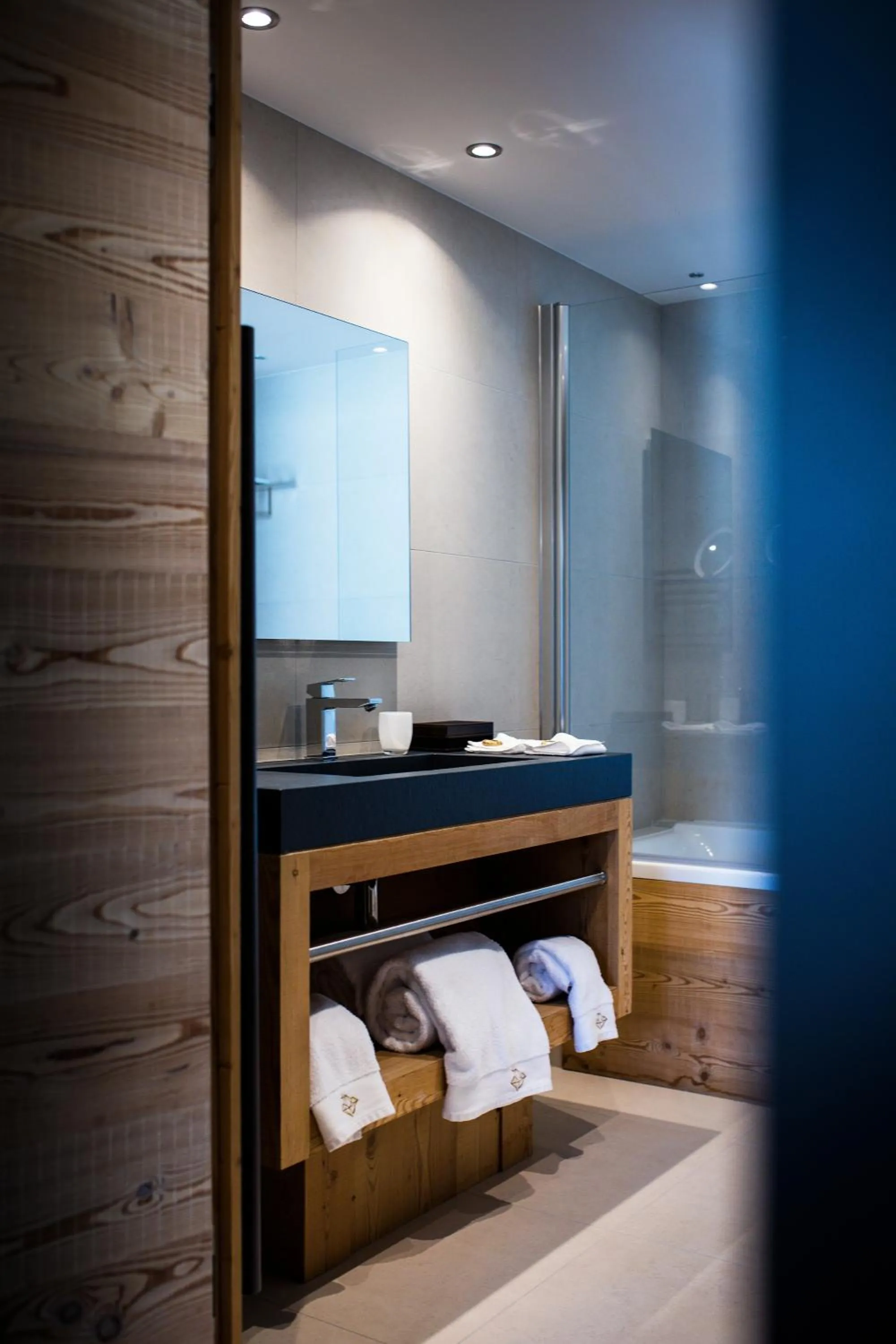 Bathroom in Hôtel Daria-I Nor by Les Etincelles