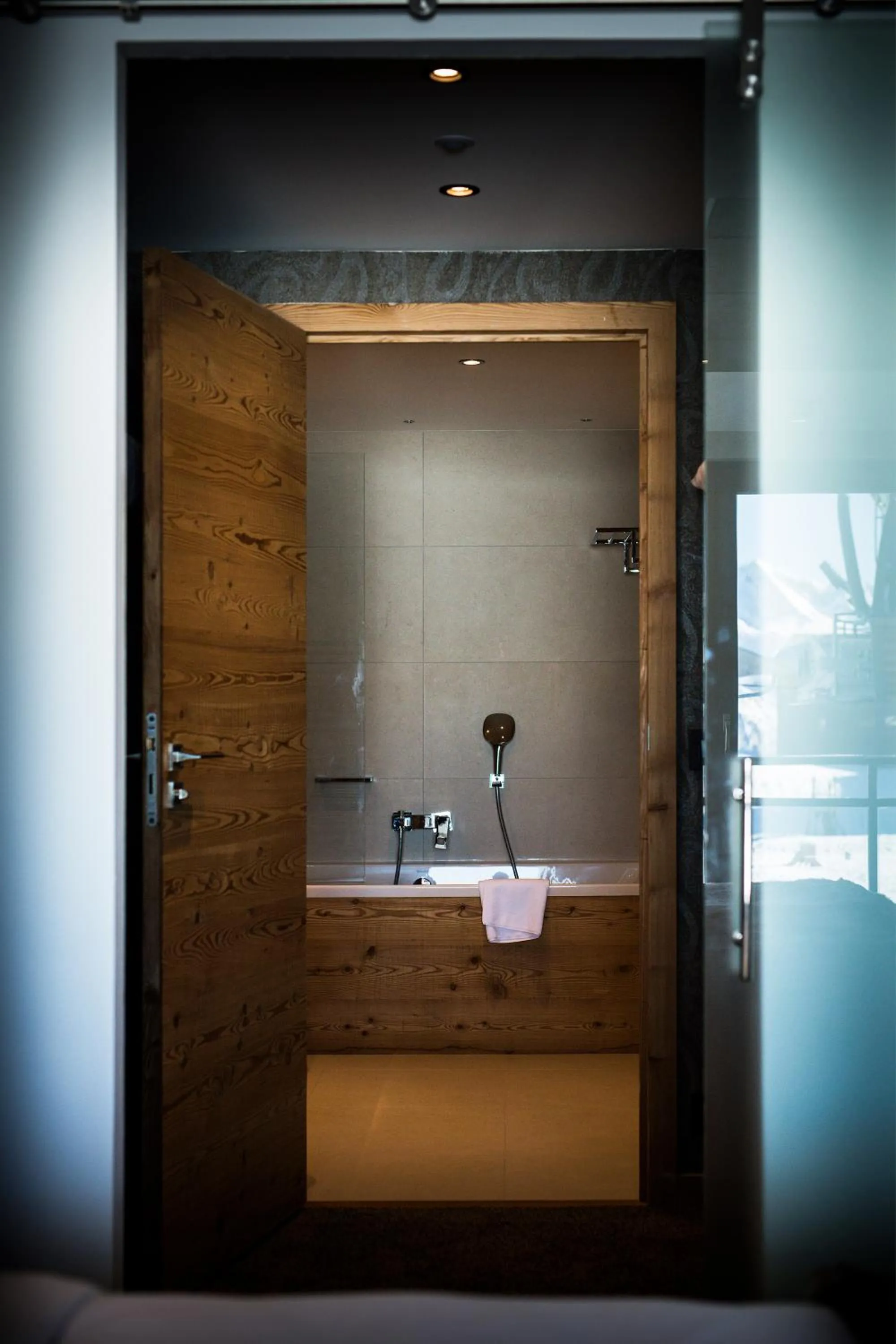 Shower in Hôtel Daria-I Nor by Les Etincelles