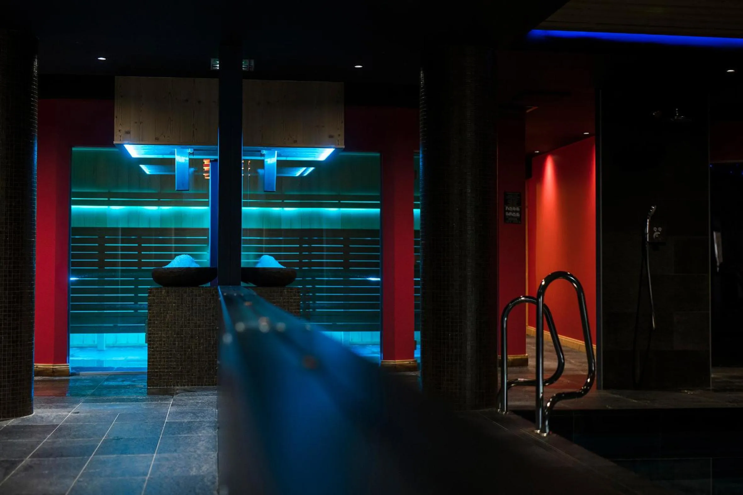 Entertainment in Hôtel Daria-I Nor by Les Etincelles