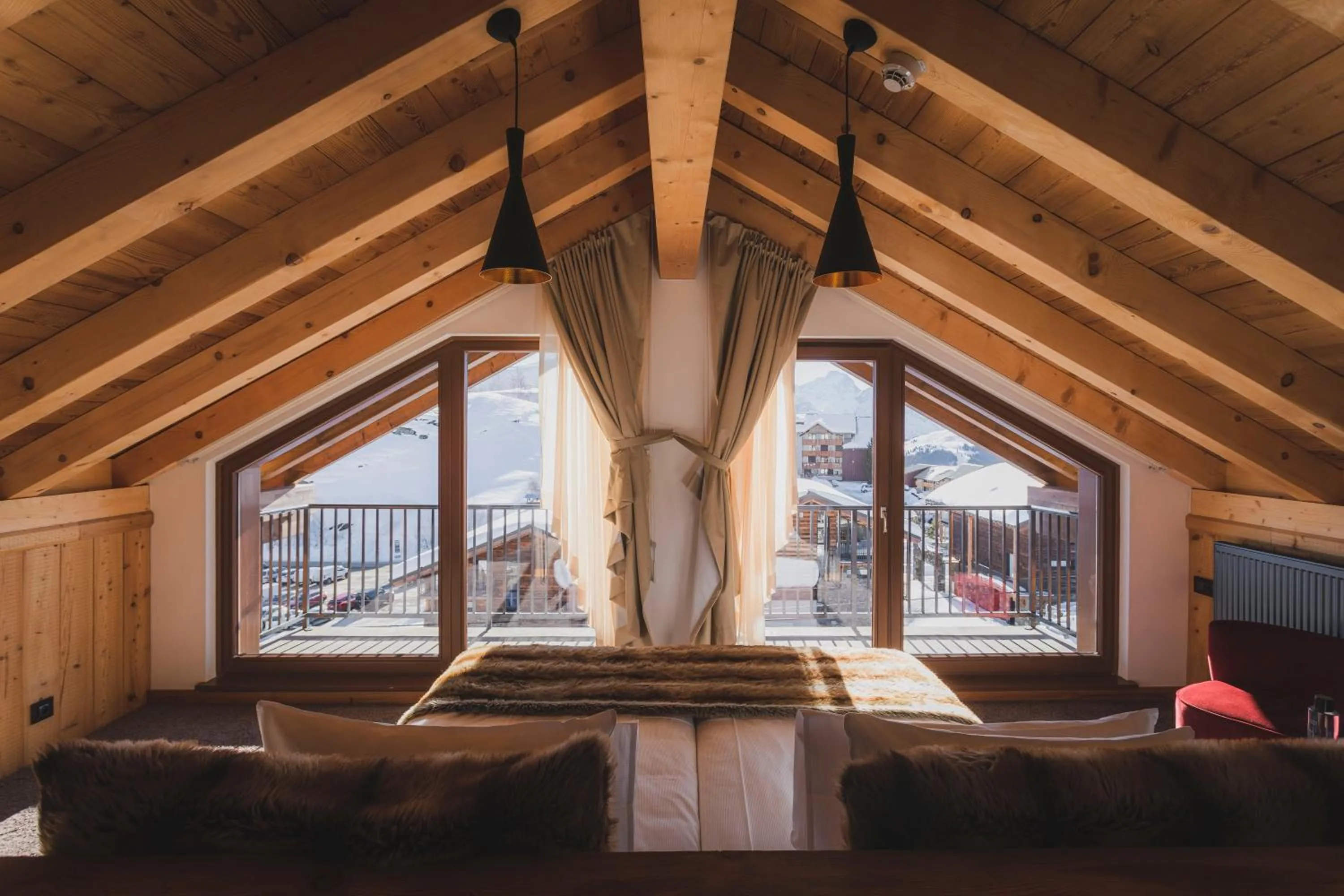 Photo of the whole room in Hôtel Daria-I Nor by Les Etincelles