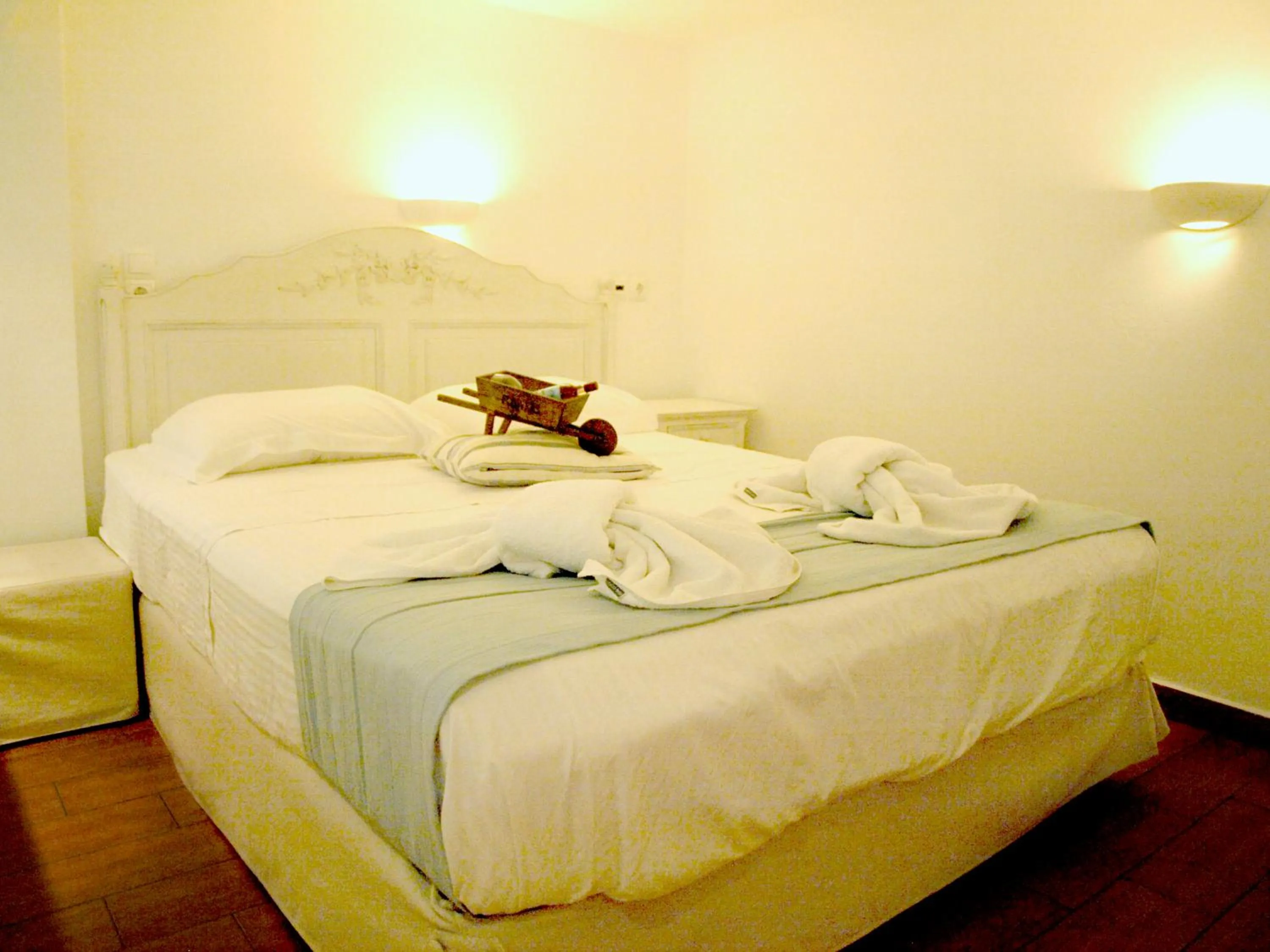 Decorative detail, Bed in Caldera Studios