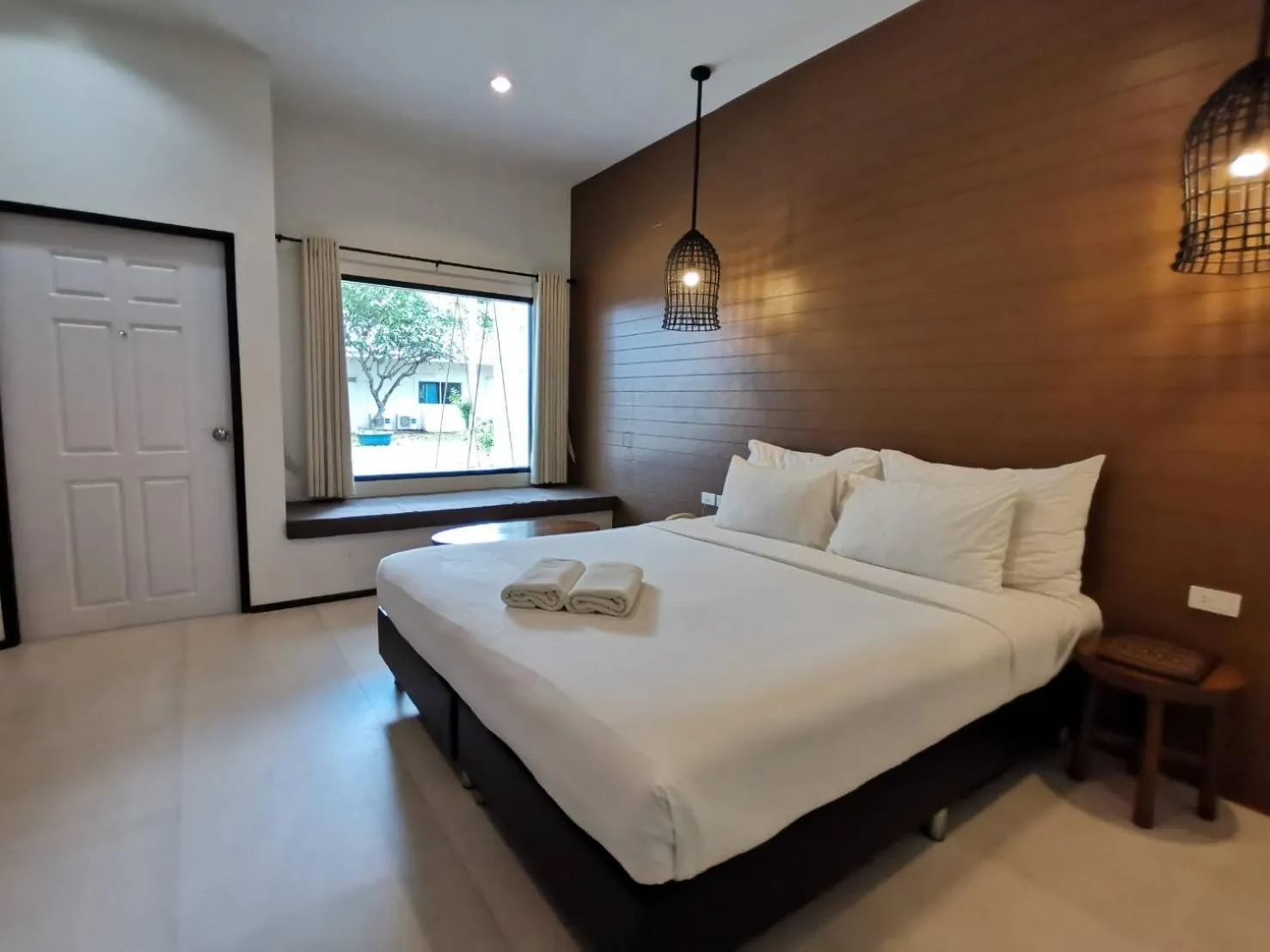 Bed in Chaolao Tosang Beach Hotel