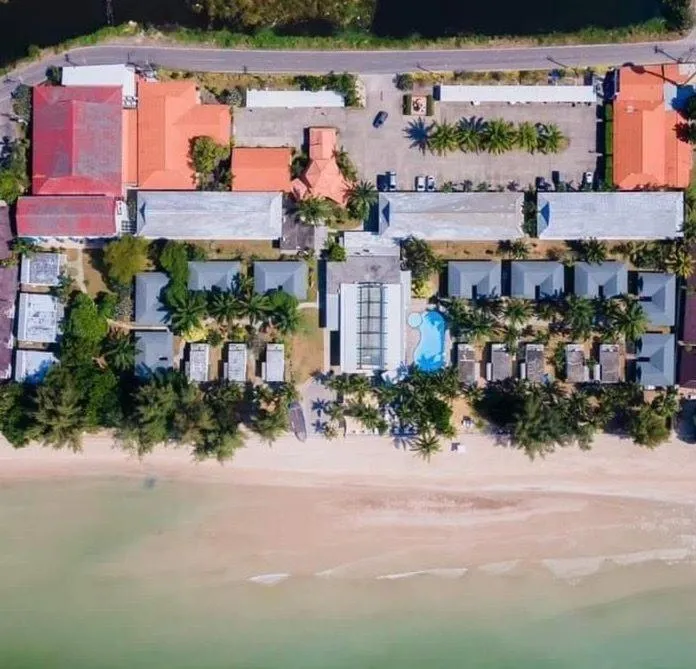 Property building in Chaolao Tosang Beach Hotel