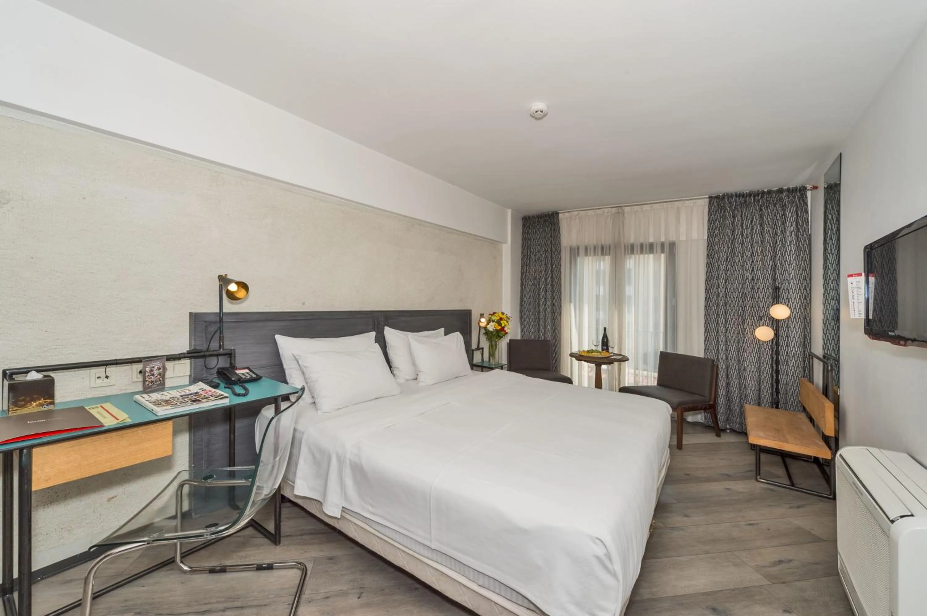 Photo of the whole room, Bed in Faros Hotel Taksim-Special Category