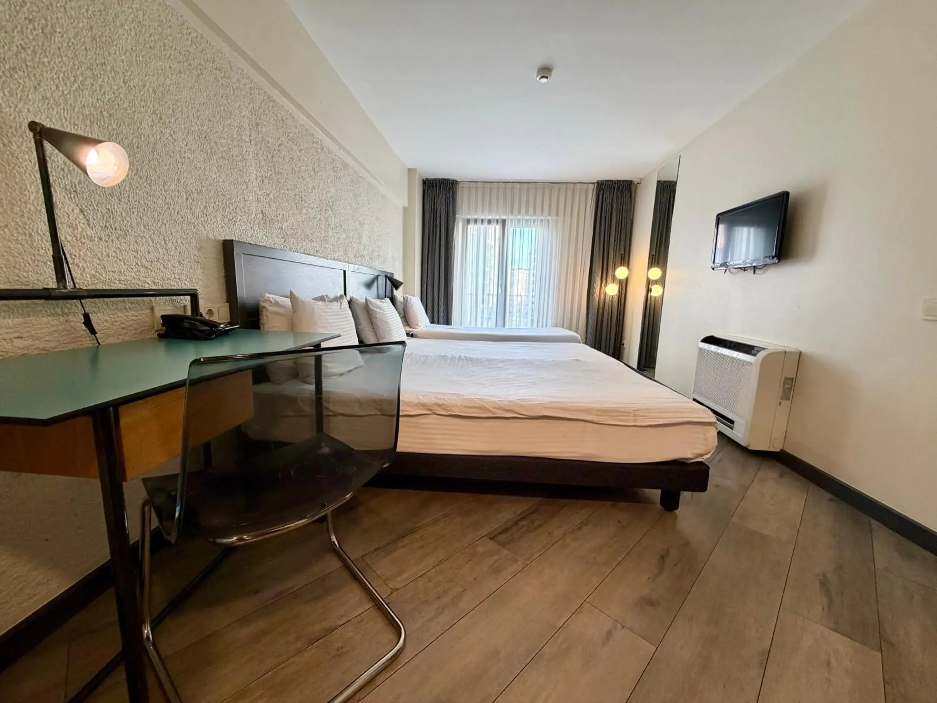 Photo of the whole room, Bed in Faros Hotel Taksim-Special Category Photo of the whole room, Bed in Faros Hotel Taksim-Special Category