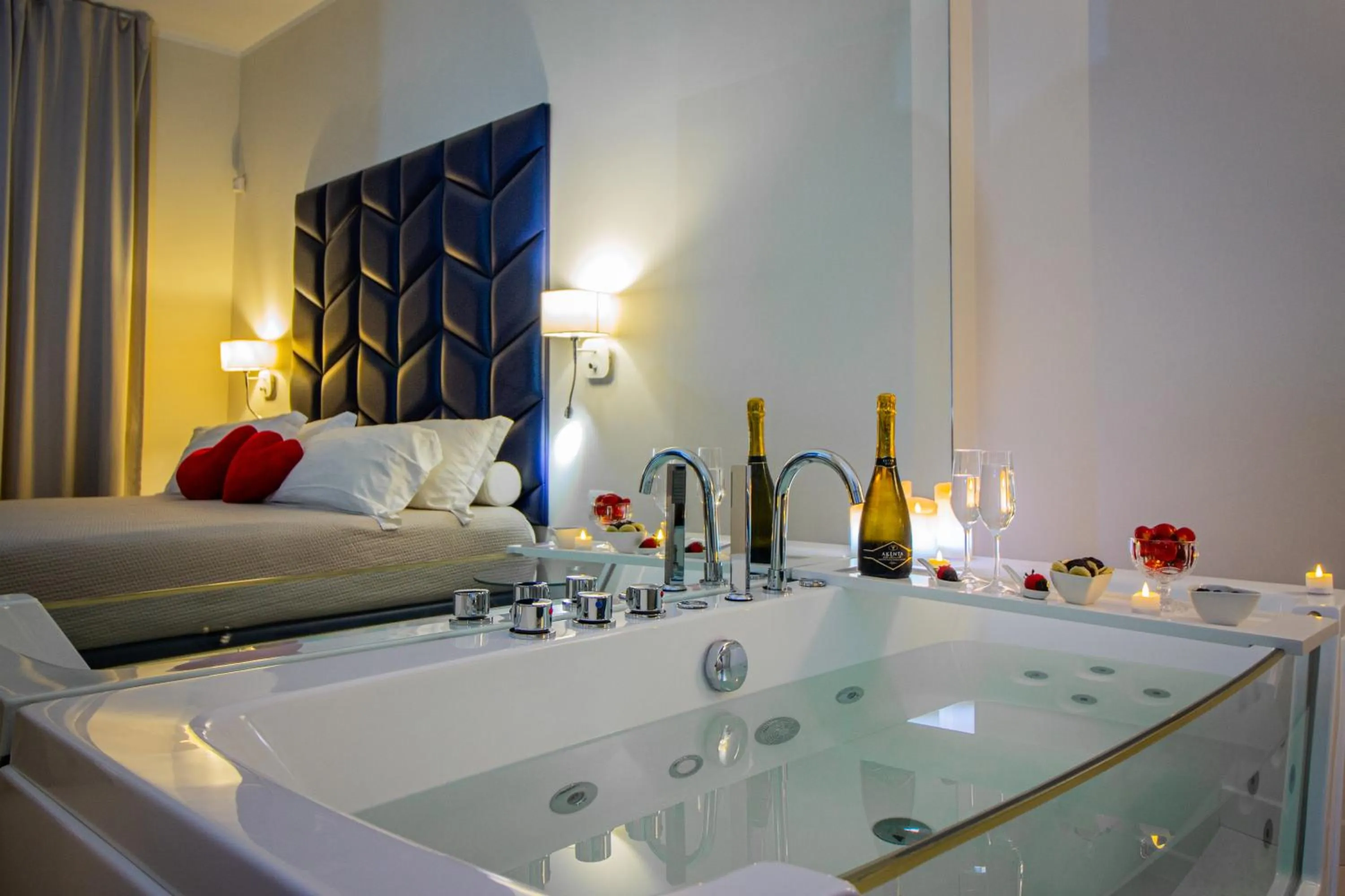 Hot Tub in Album Boutique Rooms