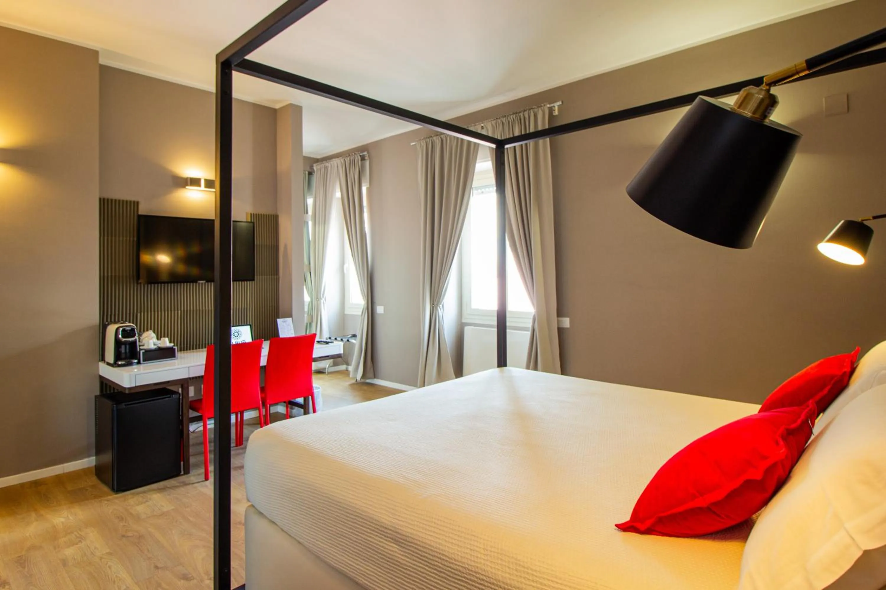 Photo of the whole room, Bed in Album Boutique Rooms