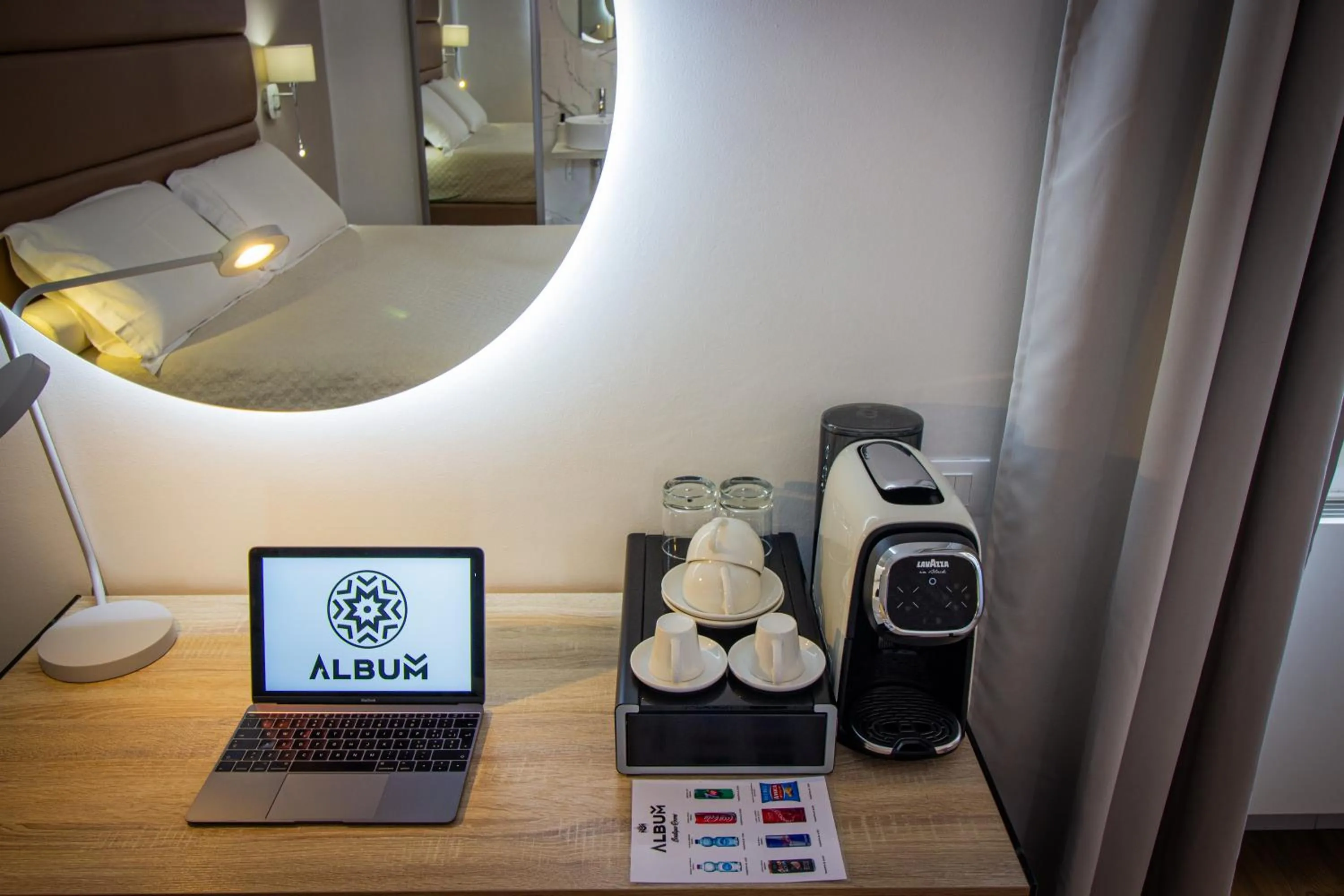 Coffee/tea facilities in Album Boutique Rooms