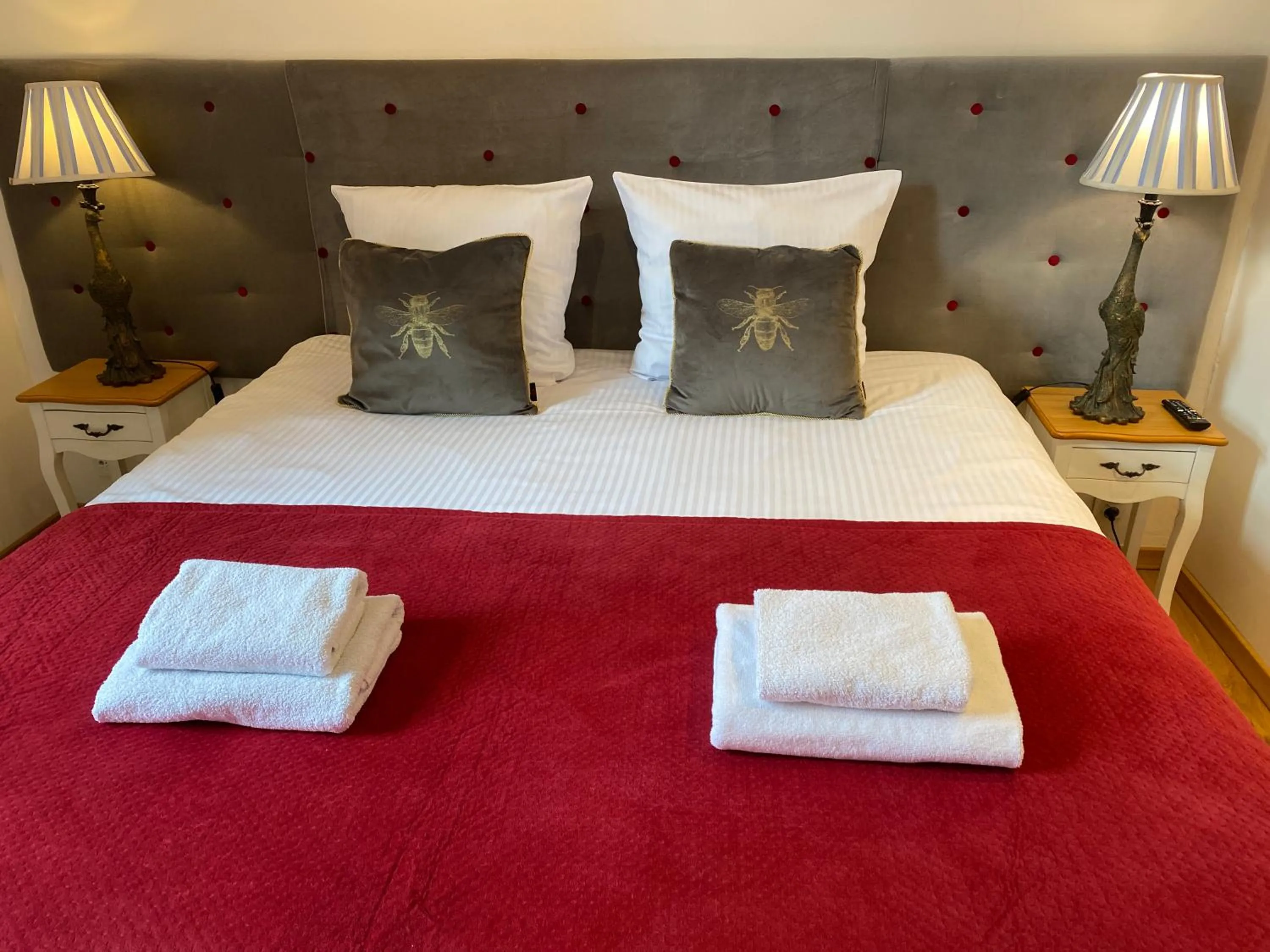 Bed in Dali ApartHOTEL