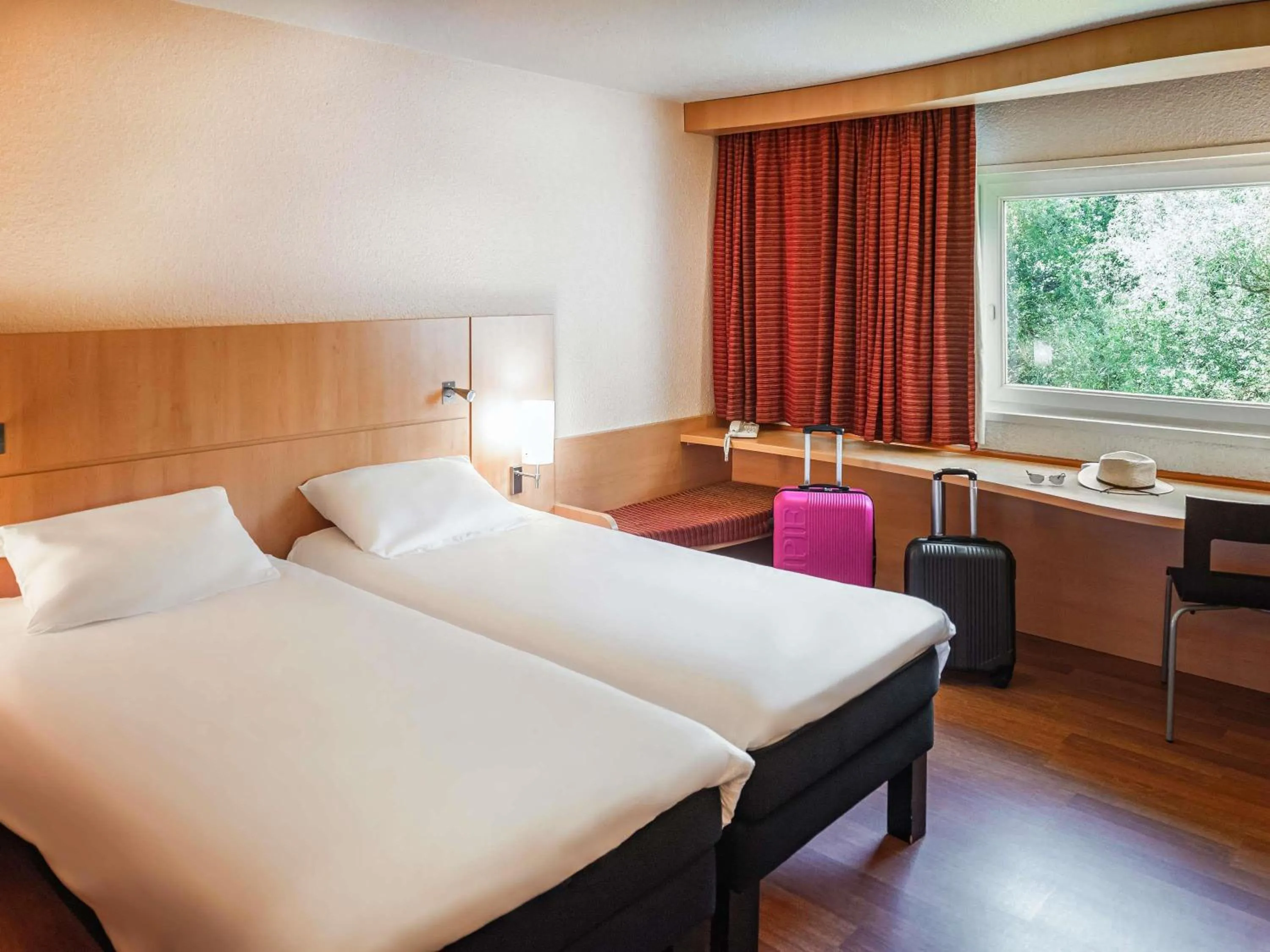 Bedroom, Bed in ibis Belfort Danjoutin