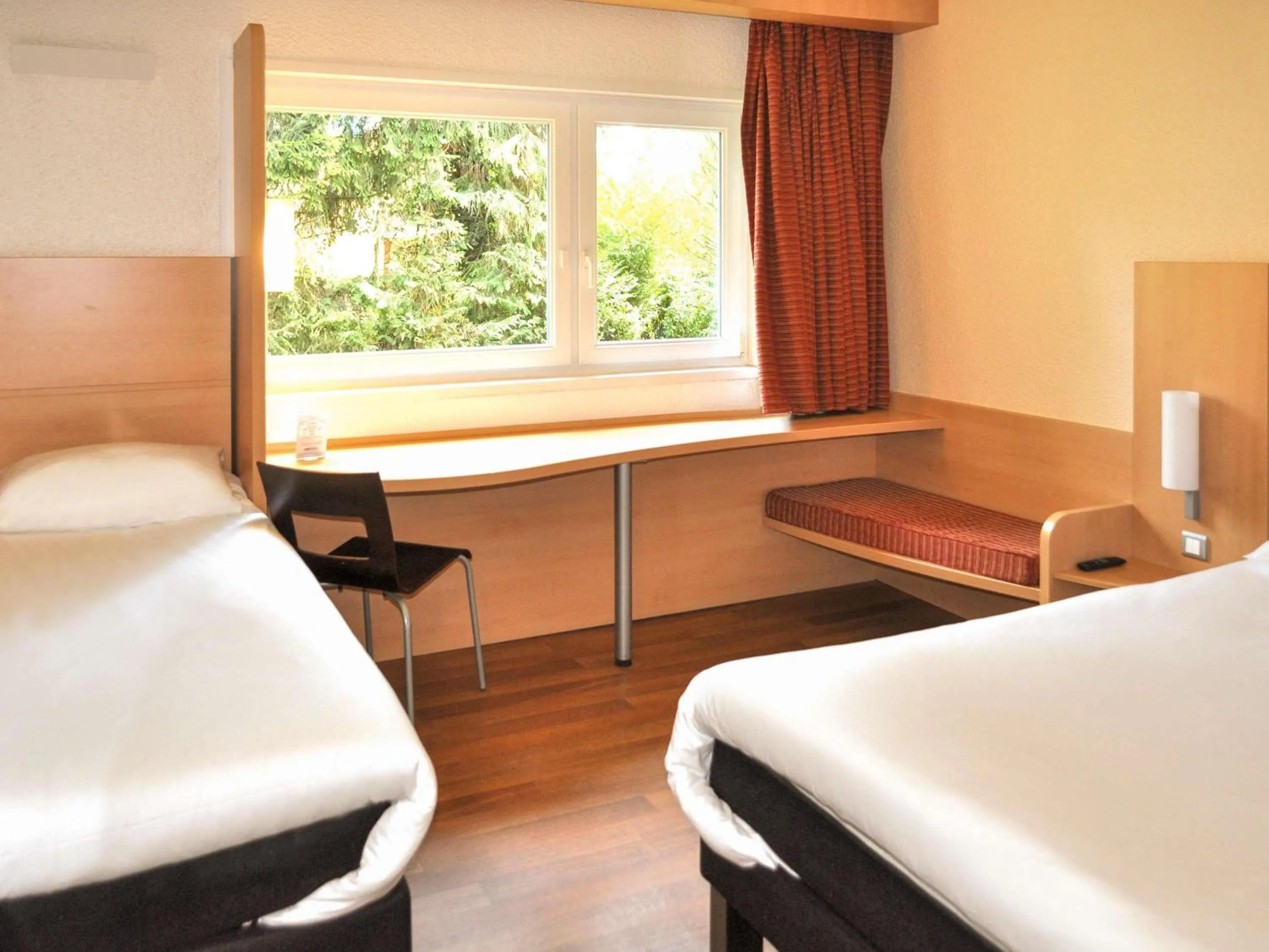 Bedroom in ibis Belfort Danjoutin