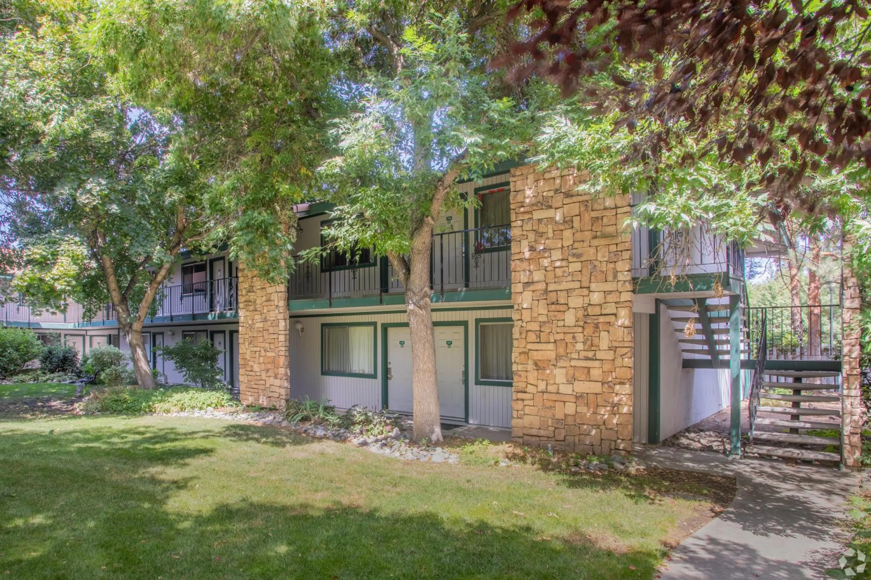 Property building in Thunderbird Resort Club