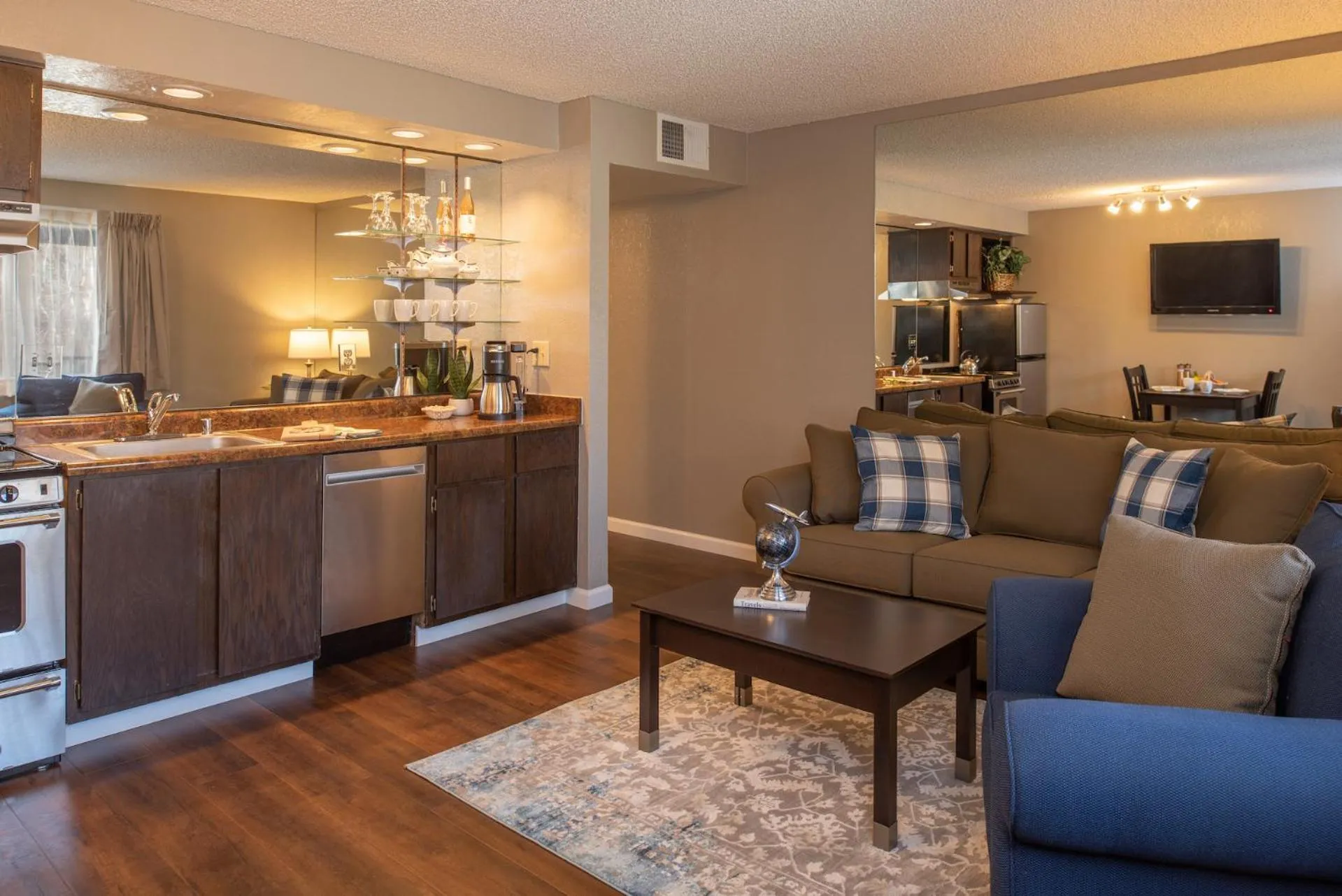 Kitchen or kitchenette in Thunderbird Resort Club