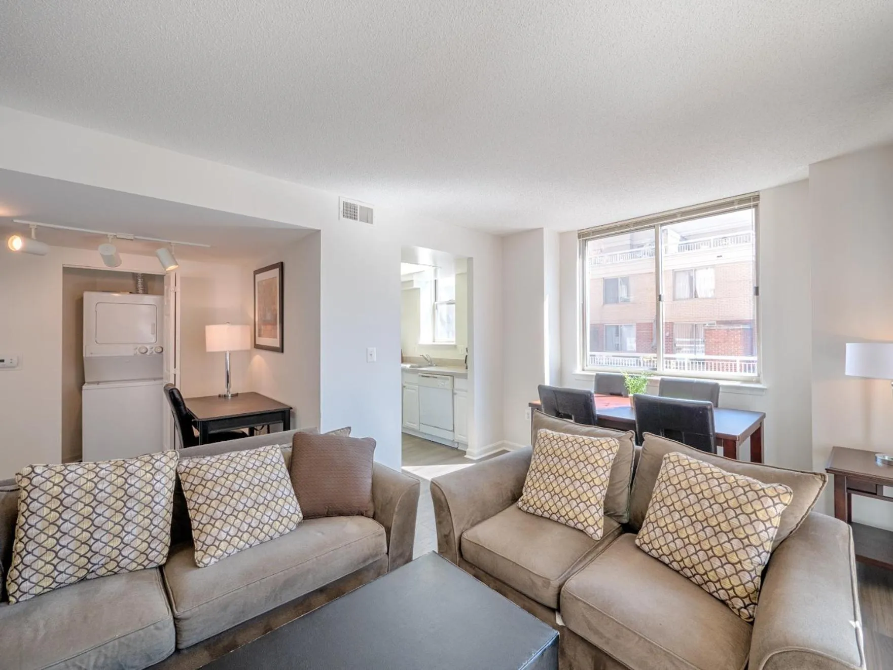 National at Ballston Place