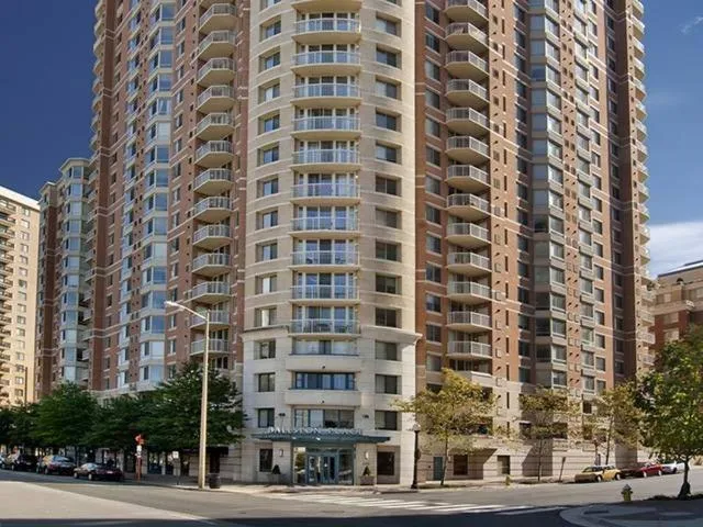 National at Ballston Place