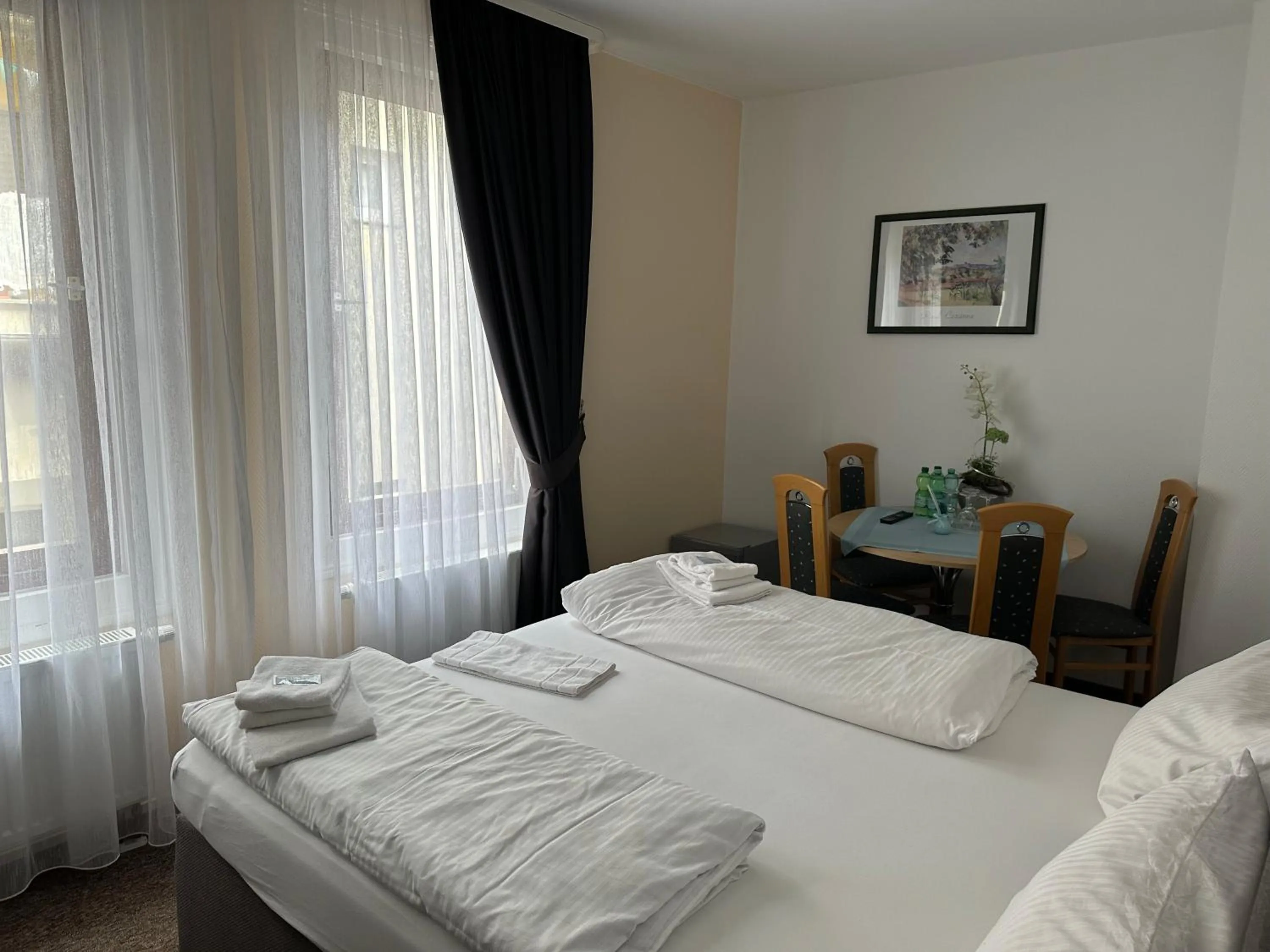 Bedroom in Hotel-Café-Burg Stahleck