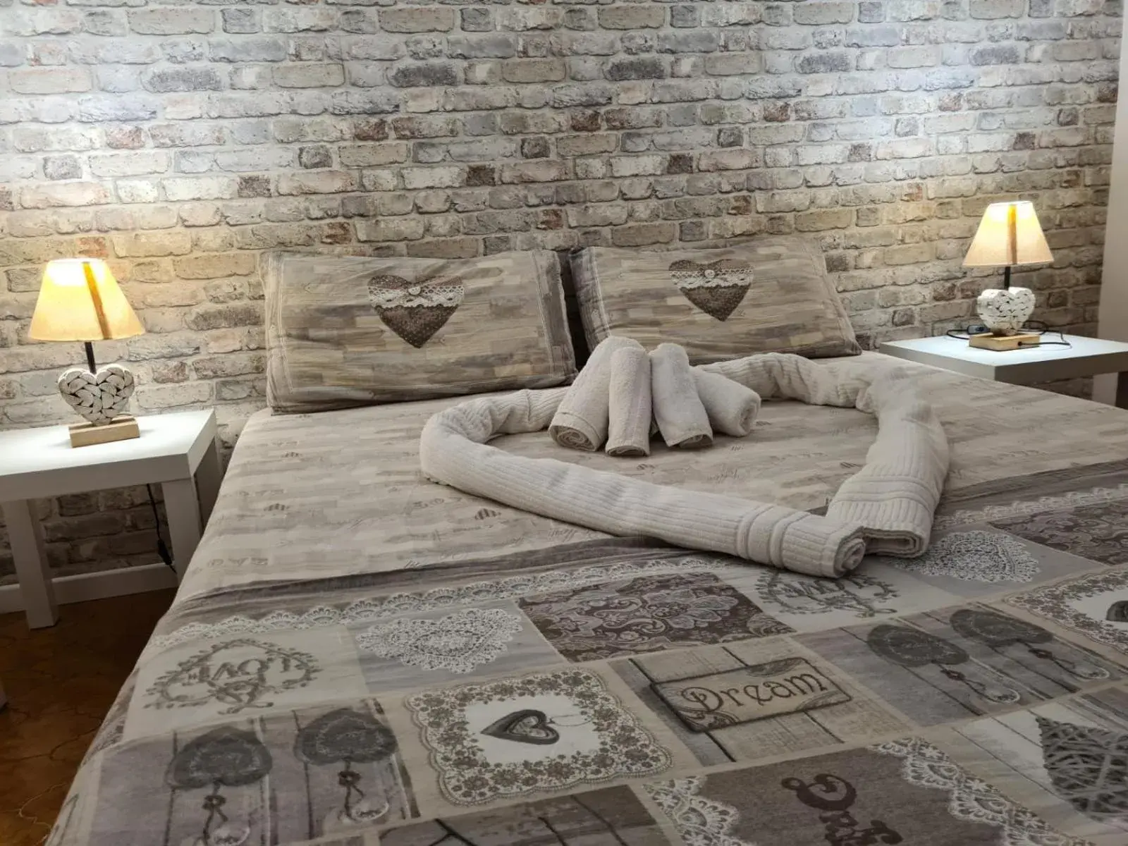 Garda City Home Family Apartments Garda City Home Family Apartments