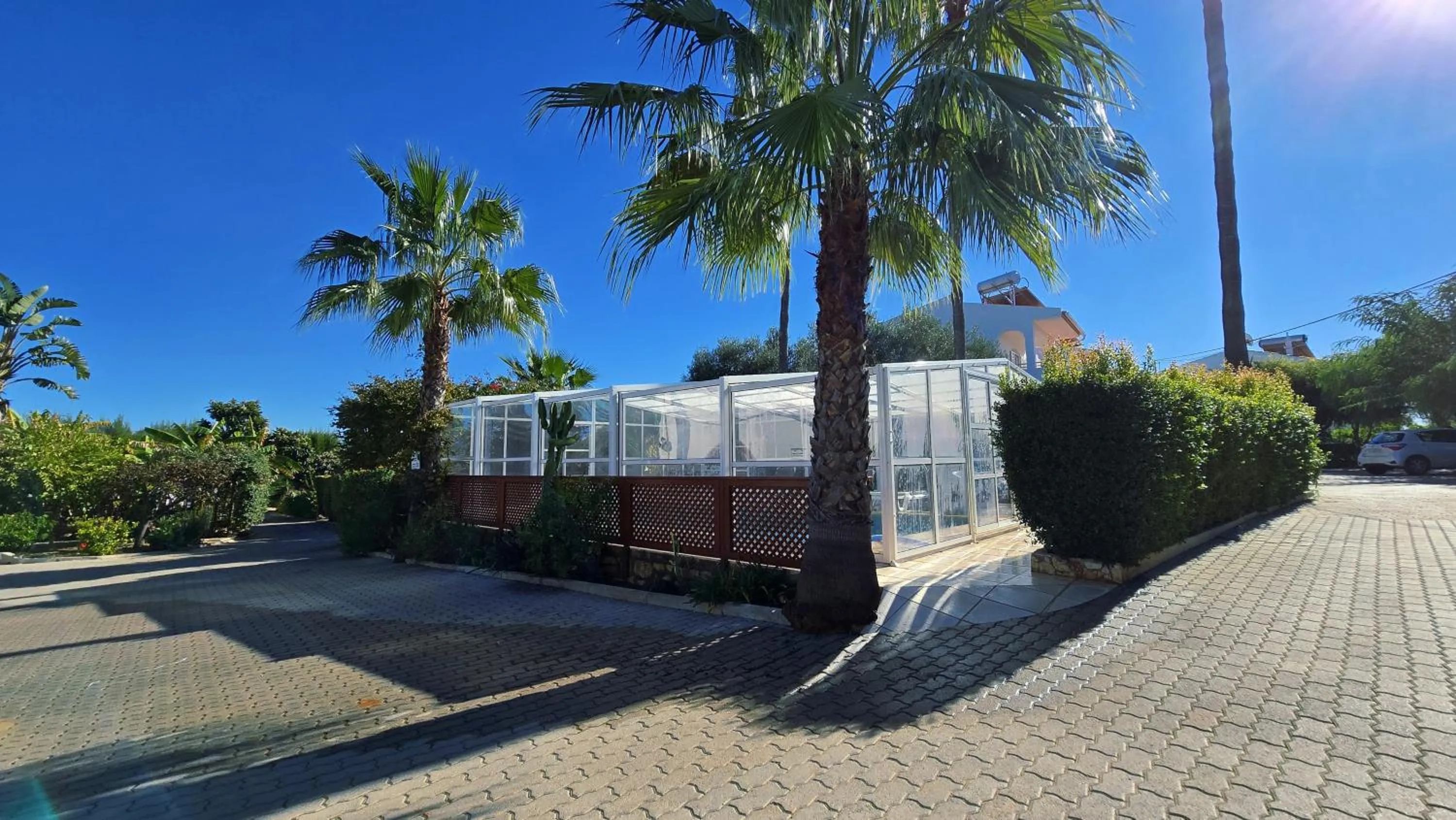 Swimming pool in Apartamentos Flor da Laranja, Albufeira by AlgarveBlossom