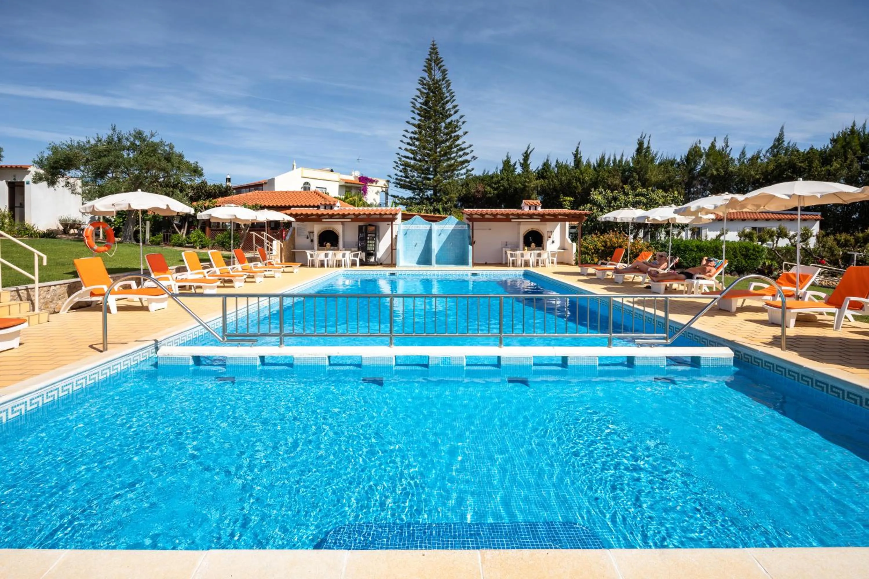 Swimming pool in Apartamentos Flor da Laranja, Albufeira by AlgarveBlossom