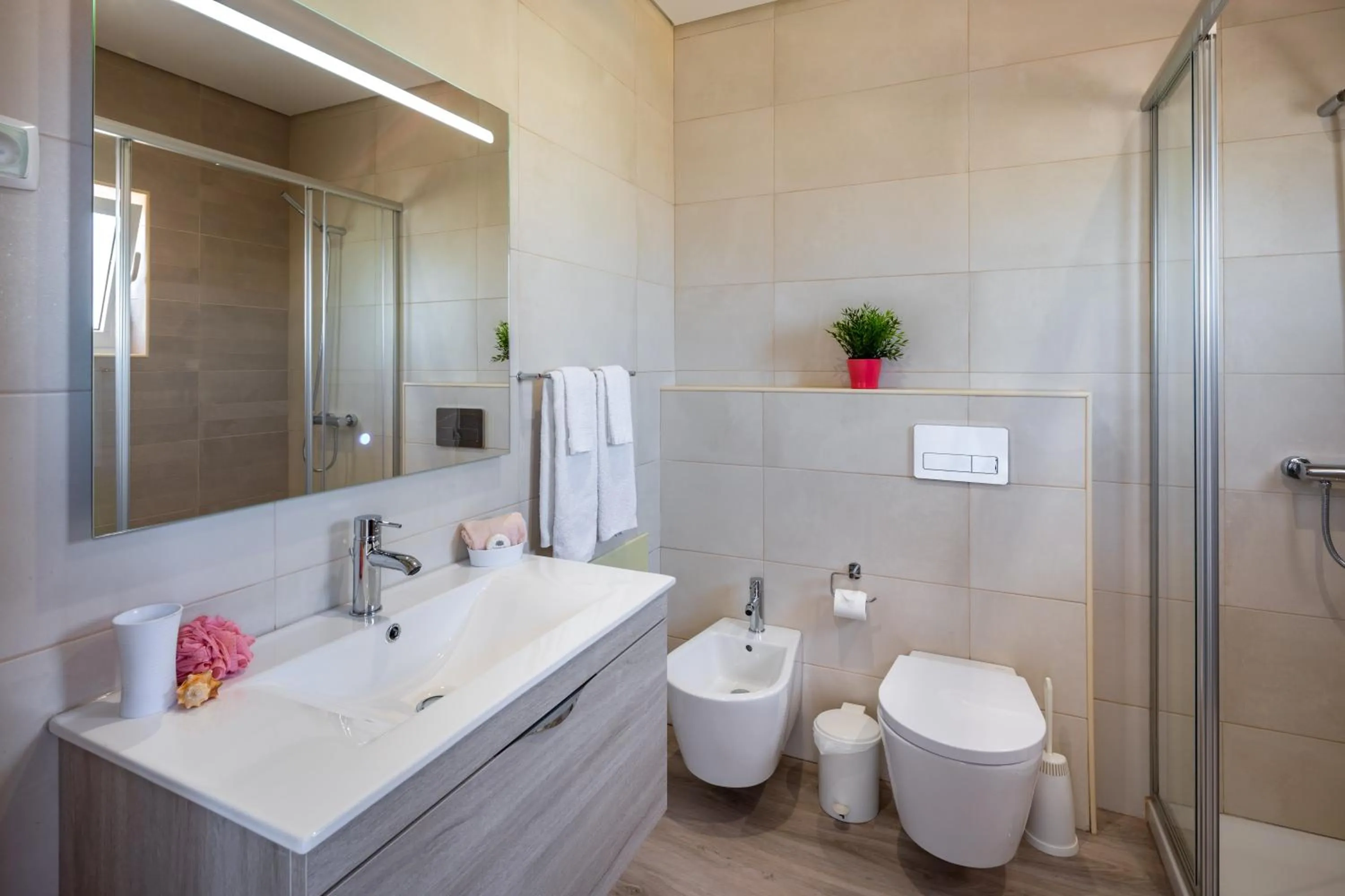 Shower in Apartamentos Flor da Laranja, Albufeira by AlgarveBlossom