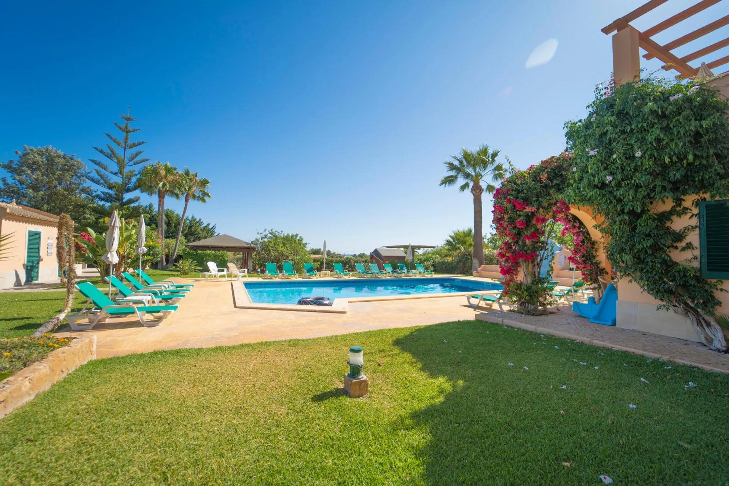 Apartamentos Monte dos Avós, Albufeira by AlgarveBlossom