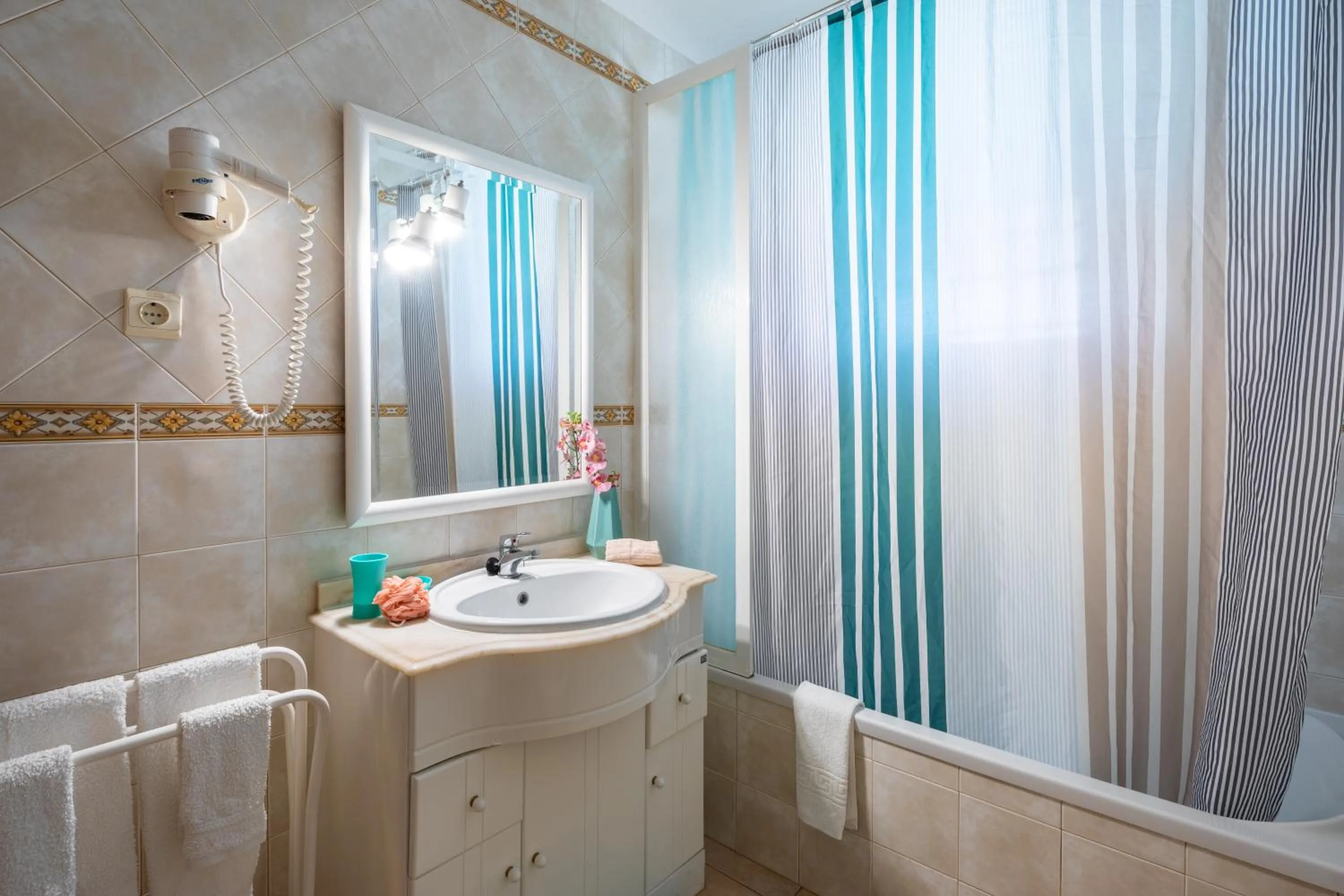 Apartamentos Monte dos Avós, Albufeira by AlgarveBlossom