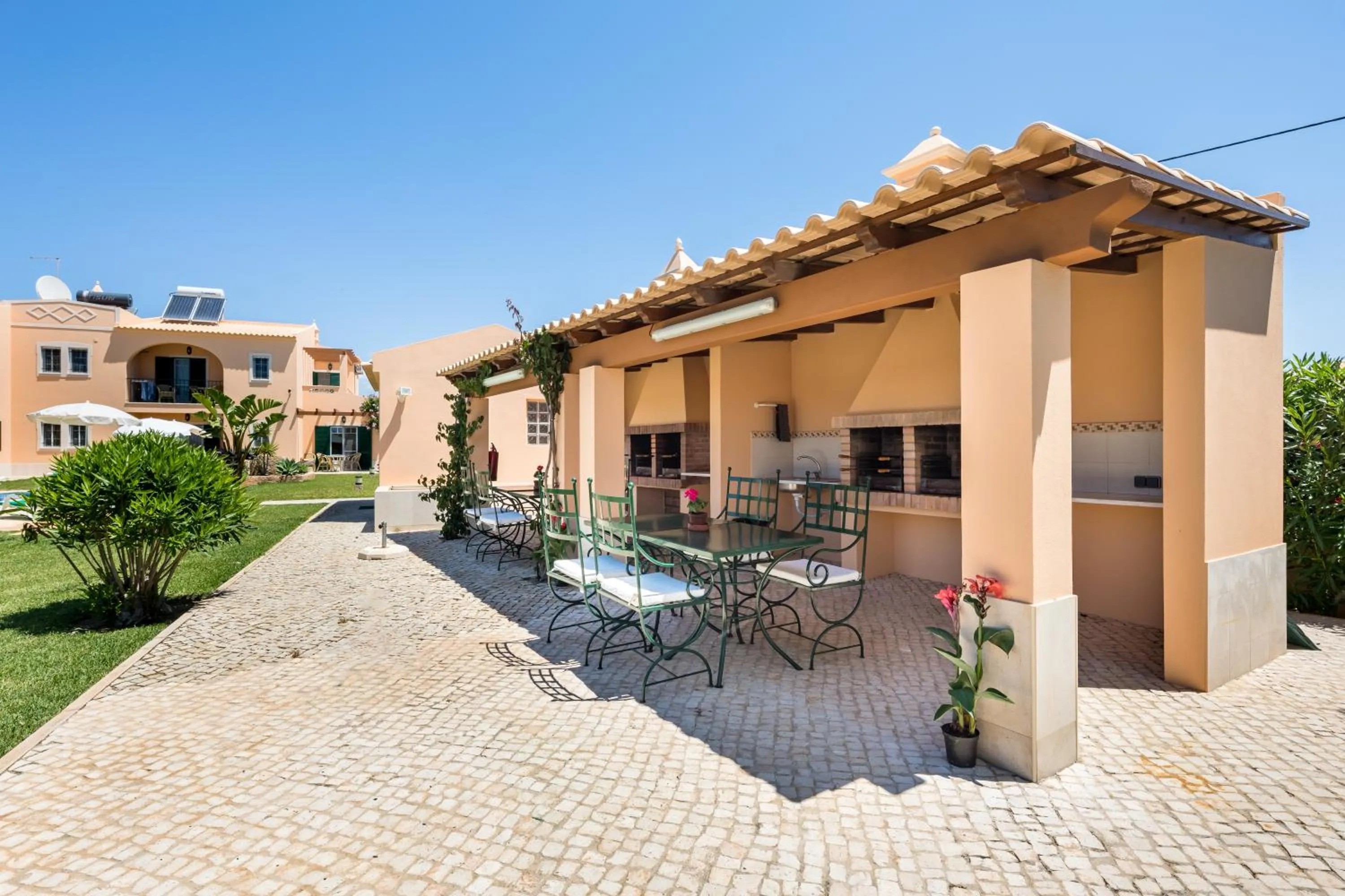 Property building in Apartamentos Monte dos Avós, Albufeira by AlgarveBlossom