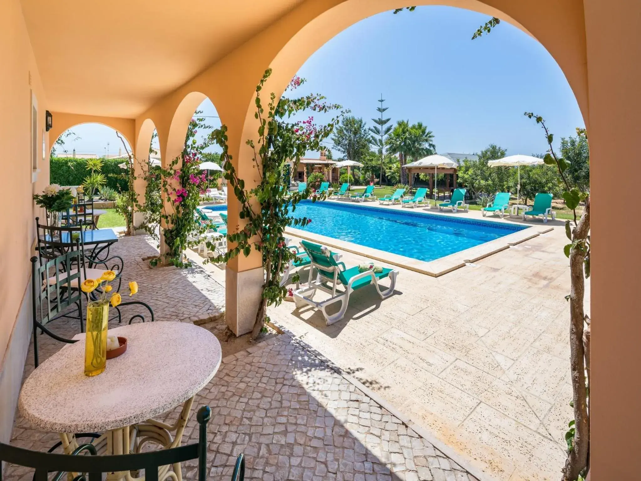 Property building in Apartamentos Monte dos Avós, Albufeira by AlgarveBlossom Property building in Apartamentos Monte dos Avós, Albufeira by AlgarveBlossom