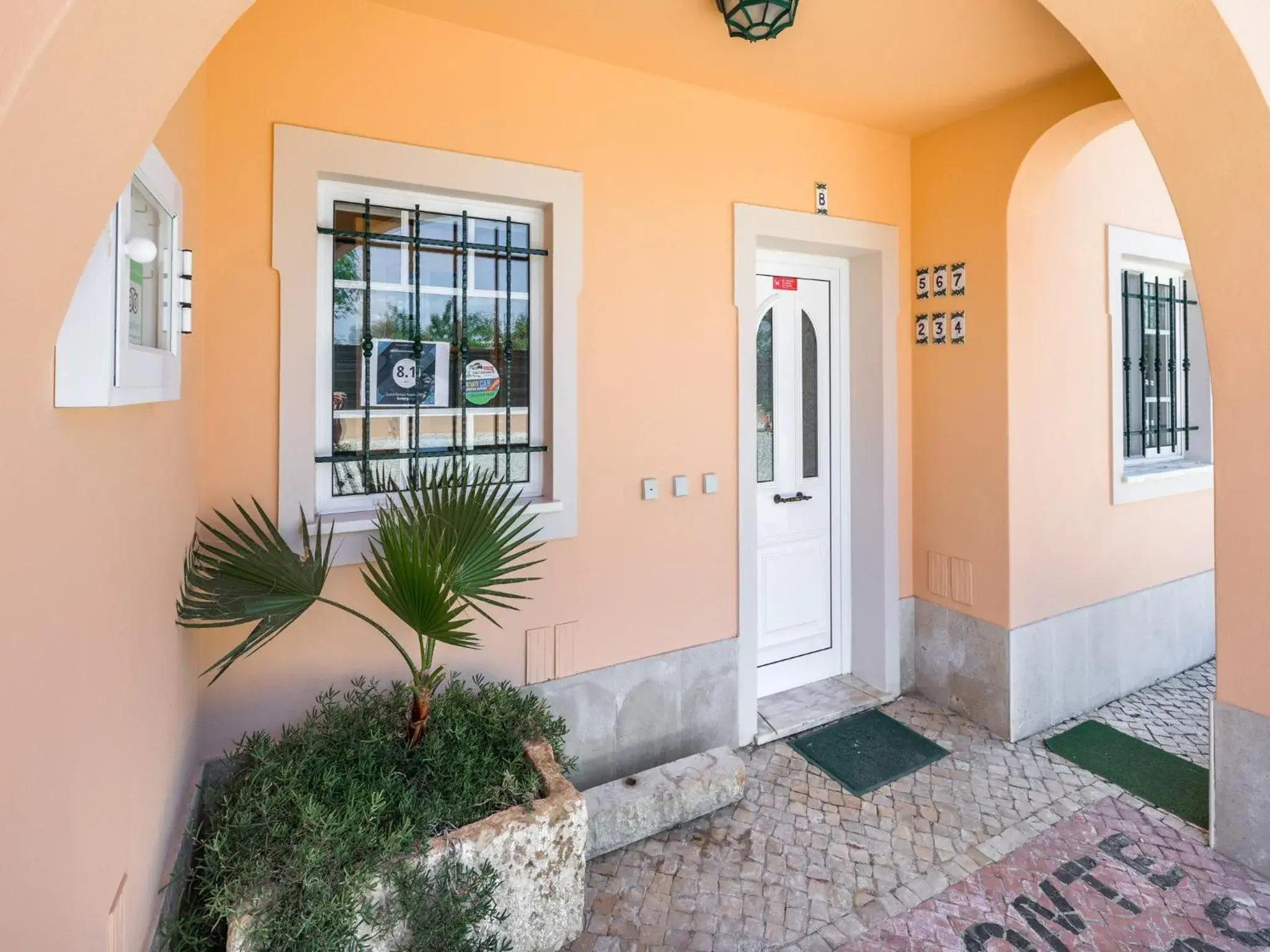 Facade/entrance in Apartamentos Monte dos Avós, Albufeira by AlgarveBlossom Facade/entrance in Apartamentos Monte dos Avós, Albufeira by AlgarveBlossom