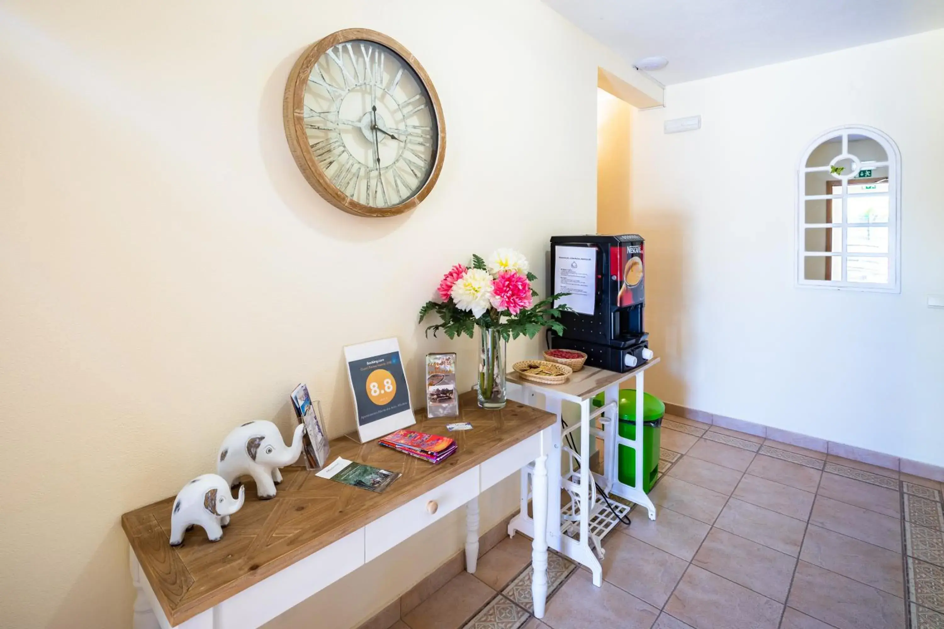 Lobby or reception in Apartamentos Monte dos Avós, Albufeira by AlgarveBlossom Lobby or reception in Apartamentos Monte dos Avós, Albufeira by AlgarveBlossom