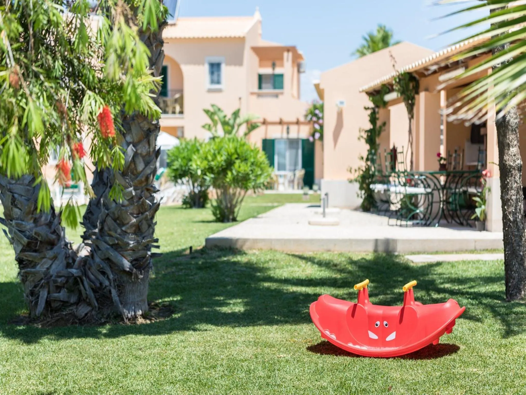 Day in Apartamentos Monte dos Avós, Albufeira by AlgarveBlossom