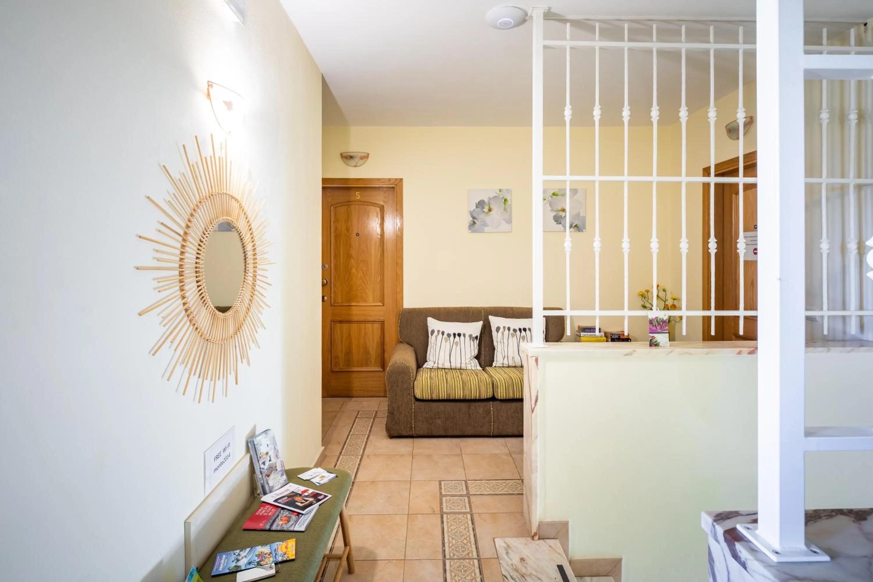 Living room in Apartamentos Monte dos Avós, Albufeira by AlgarveBlossom