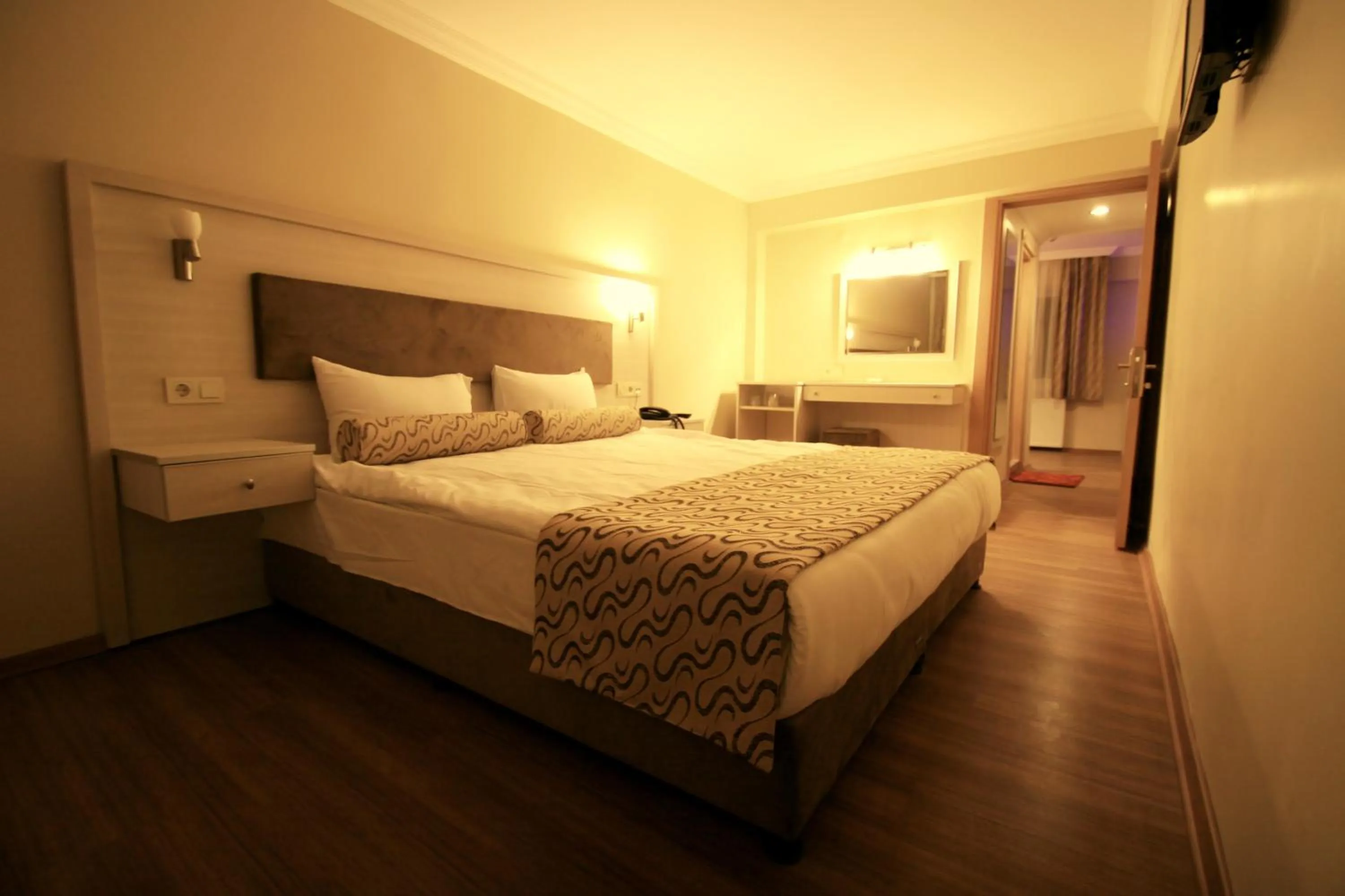 Photo of the whole room, Bed in Grand Zeybek Hotel