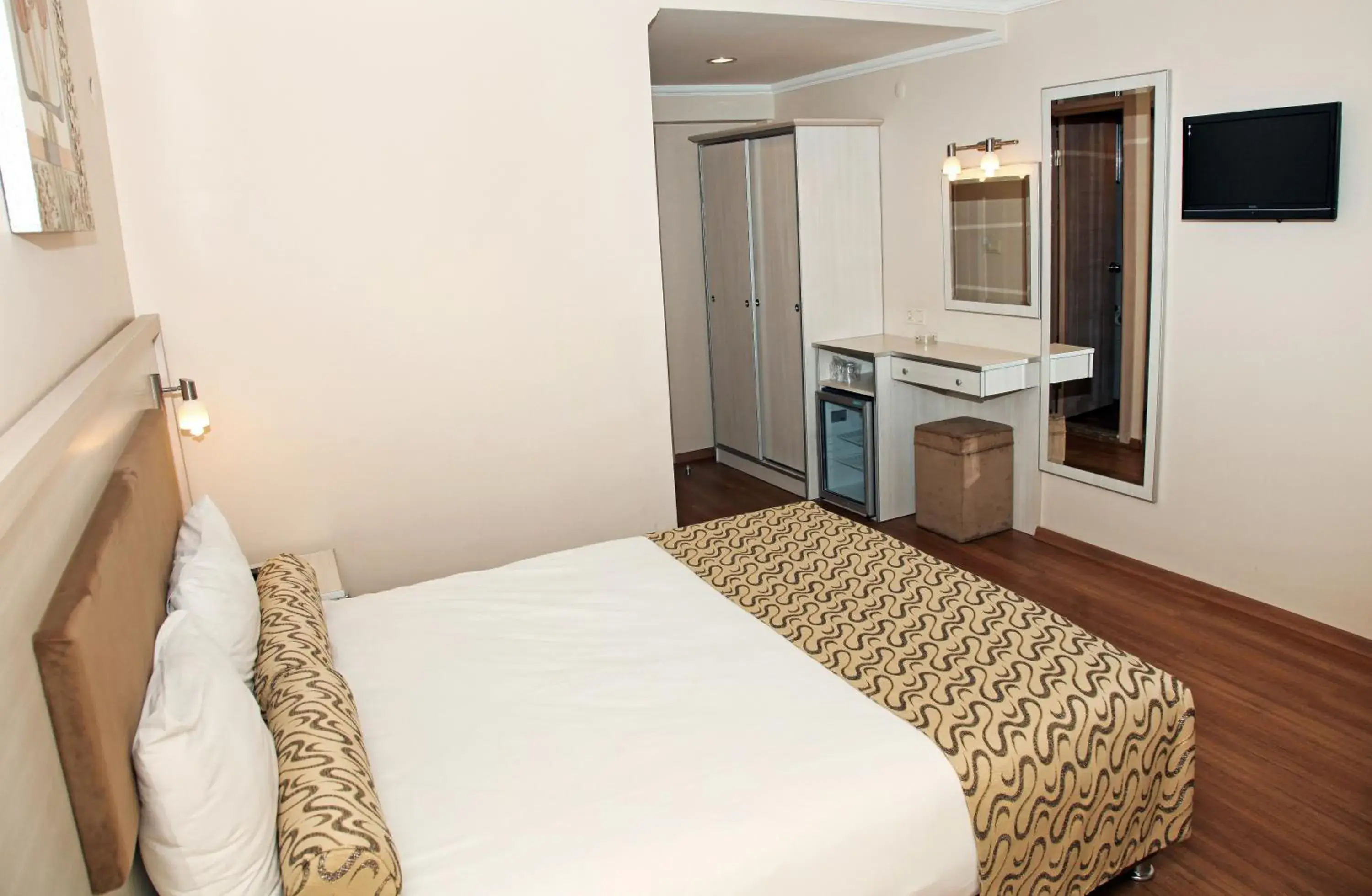Standard Double or Twin Room in Grand Zeybek Hotel Standard Double or Twin Room in Grand Zeybek Hotel