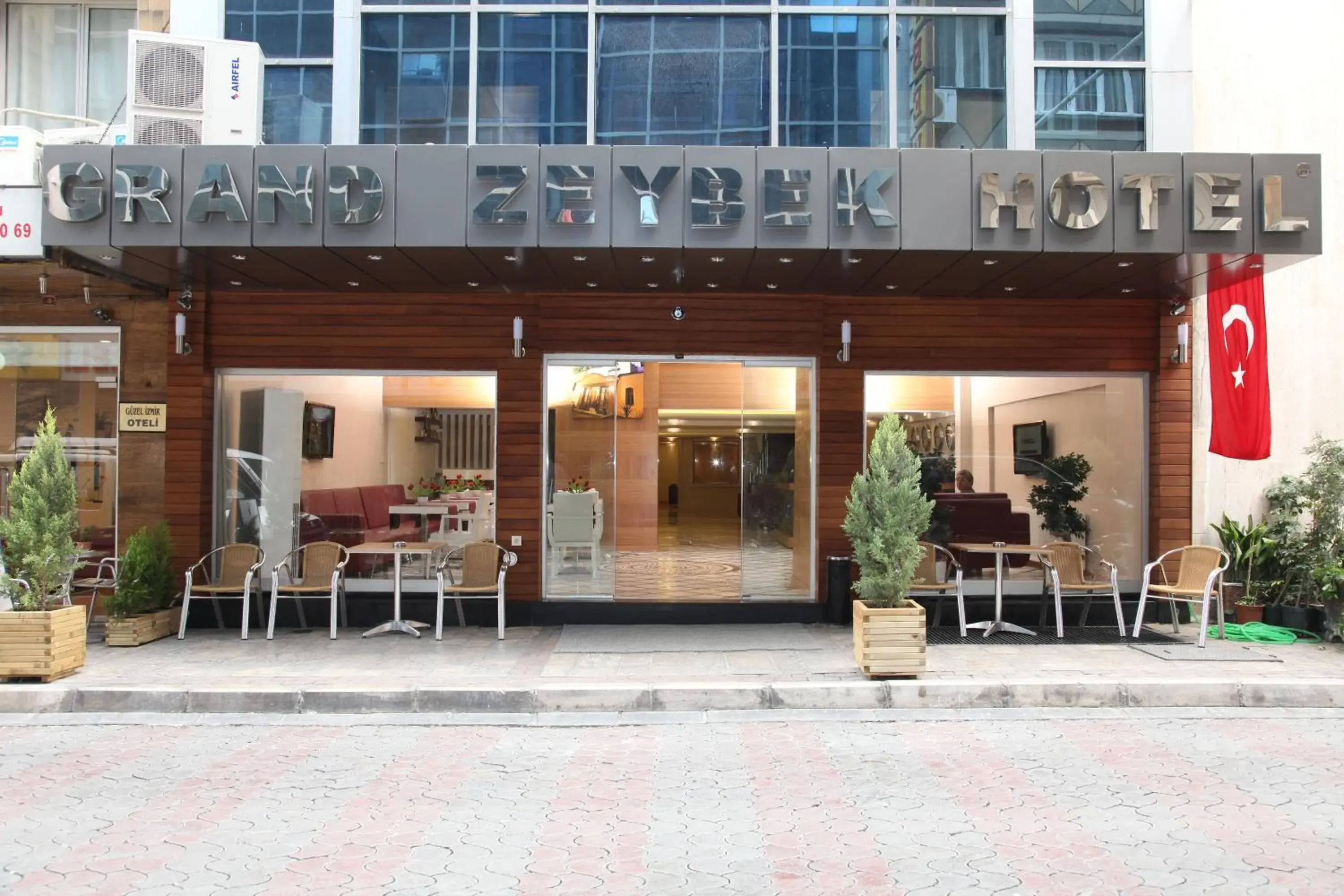 Facade/entrance in Grand Zeybek Hotel Facade/entrance in Grand Zeybek Hotel