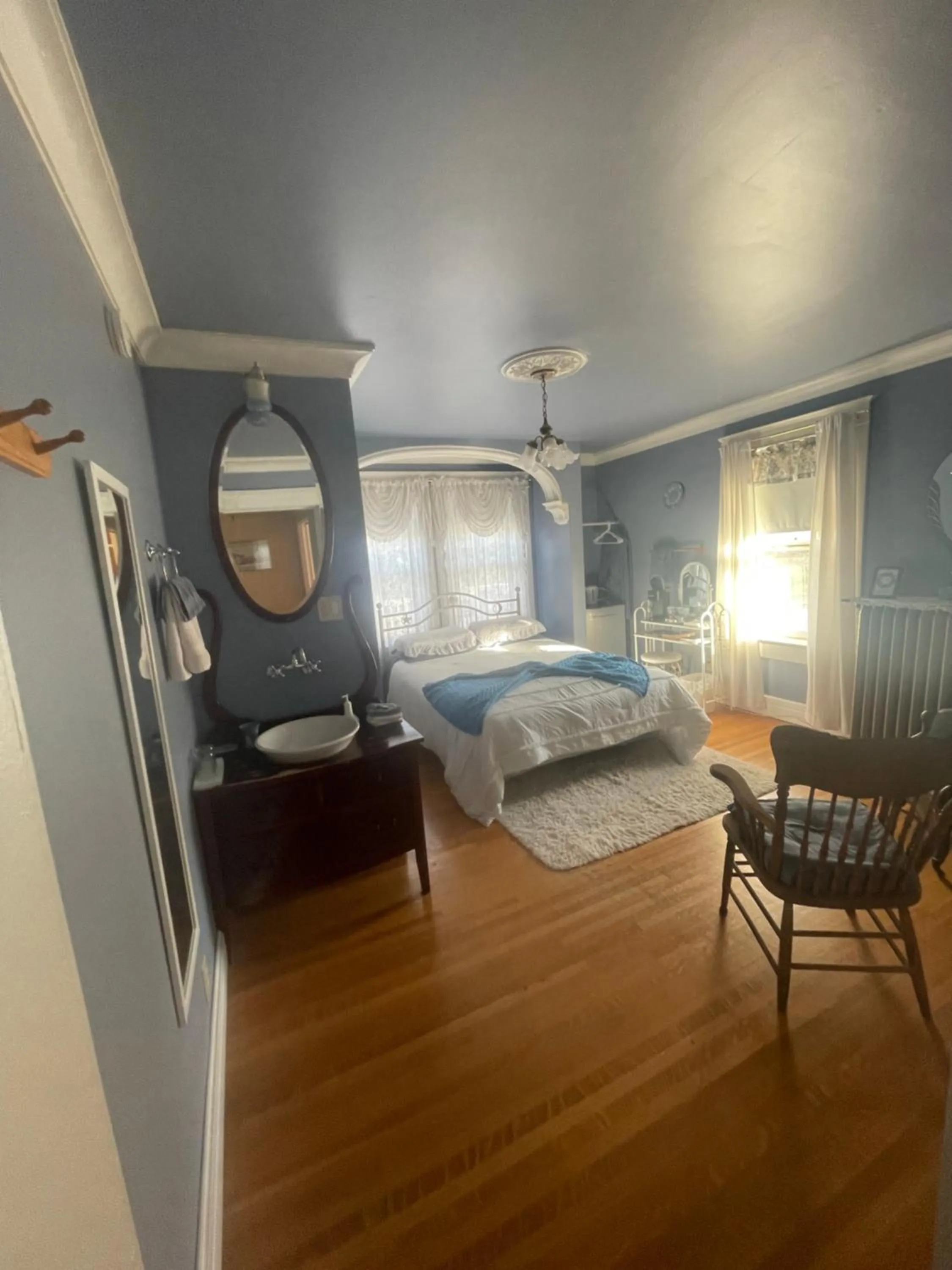 Bed in Wakamow Heights Bed and Breakfast