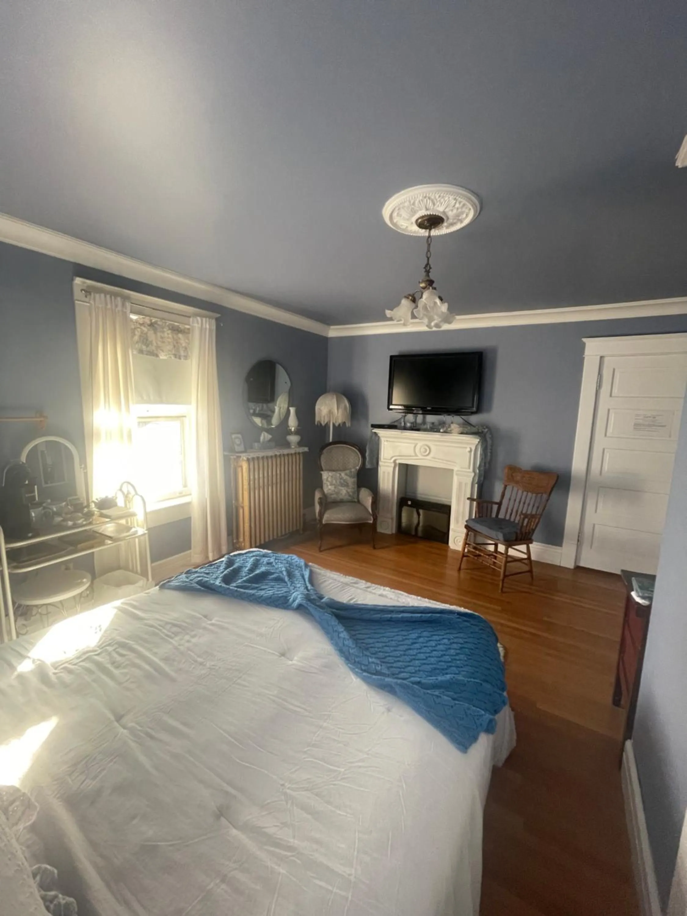 Bed in Wakamow Heights Bed and Breakfast