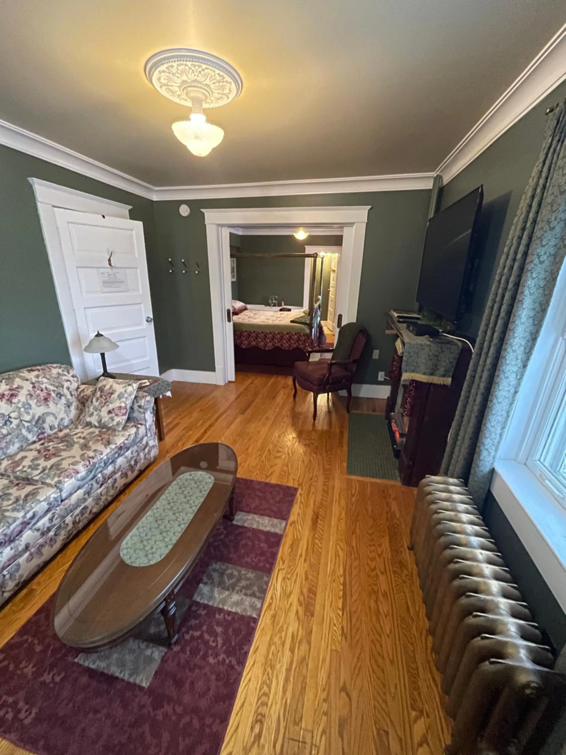 Bed in Wakamow Heights Bed and Breakfast