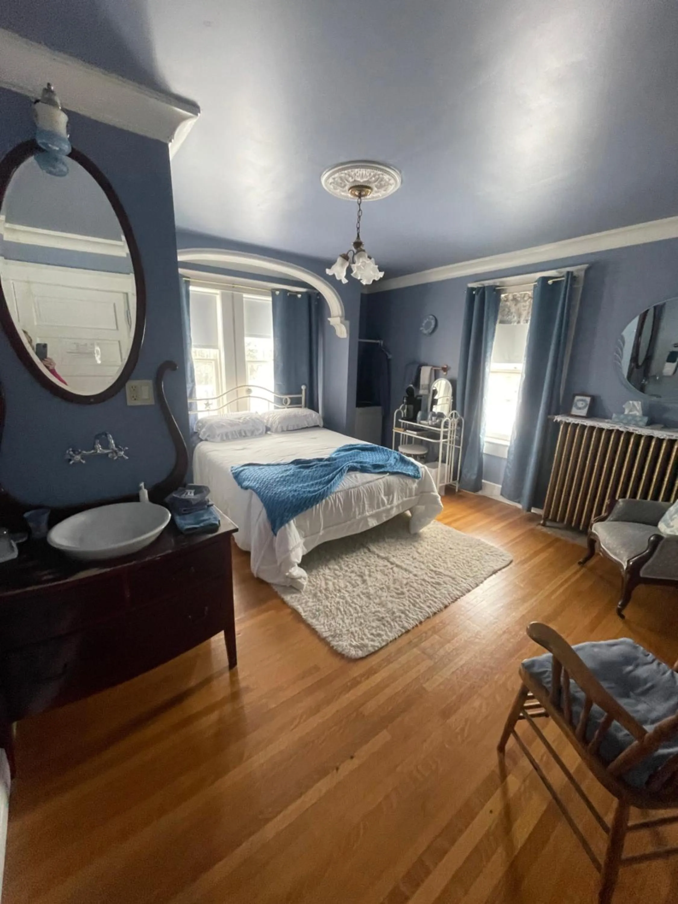 Bed in Wakamow Heights Bed and Breakfast