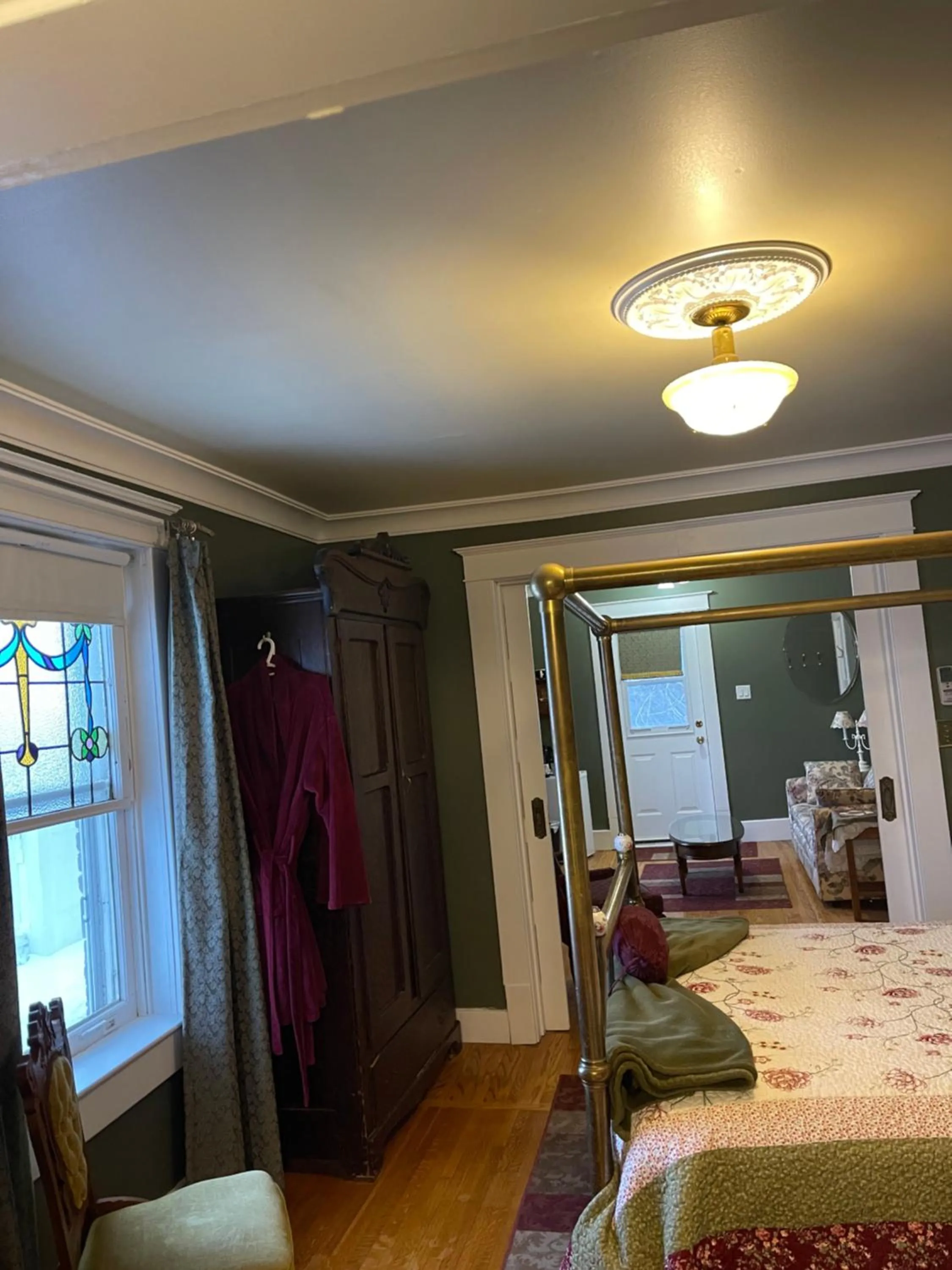 Bed in Wakamow Heights Bed and Breakfast