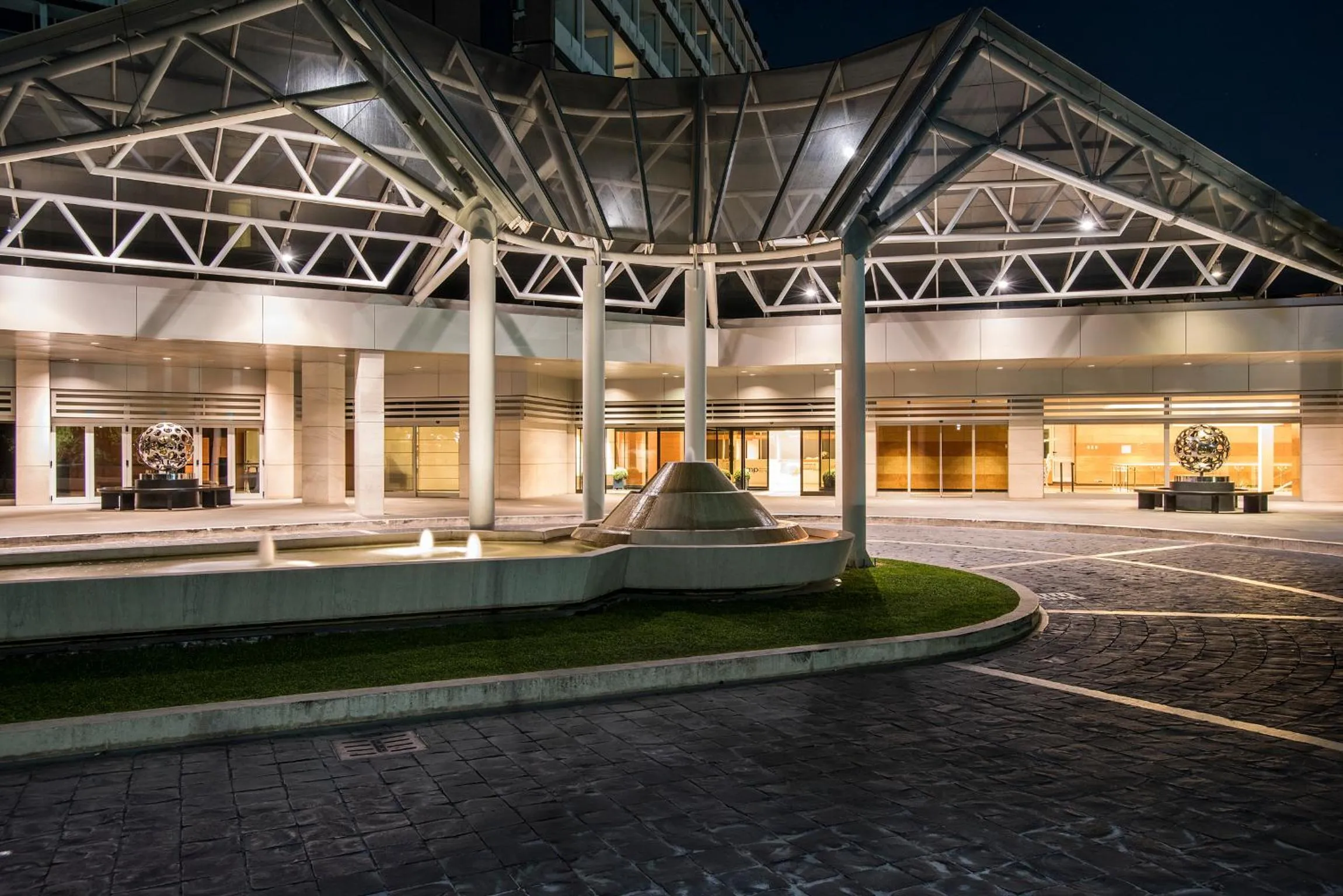 Facade/entrance in Ergife Palace Hotel