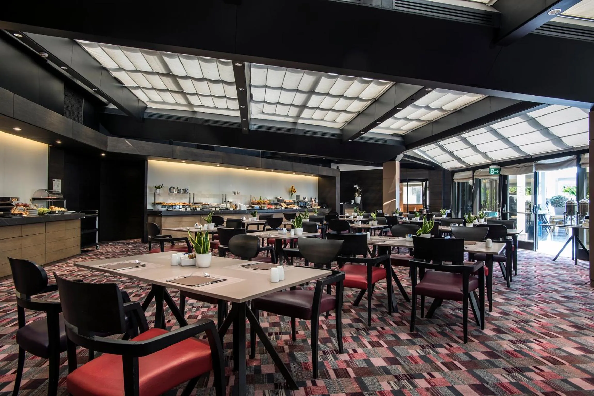 Restaurant/places to eat in Ergife Palace Hotel