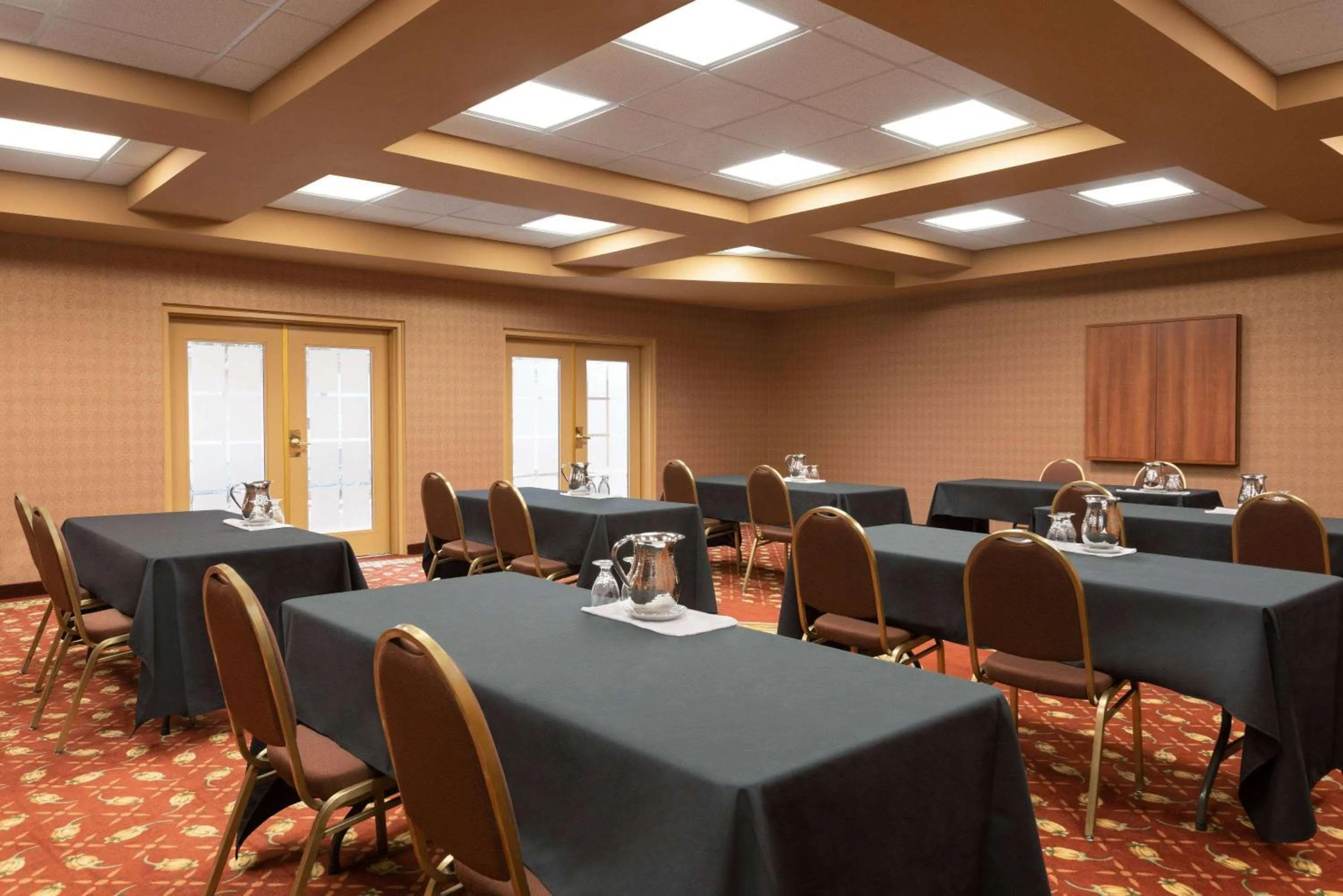 Meeting/conference room in Days Inn by Wyndham Swift Current