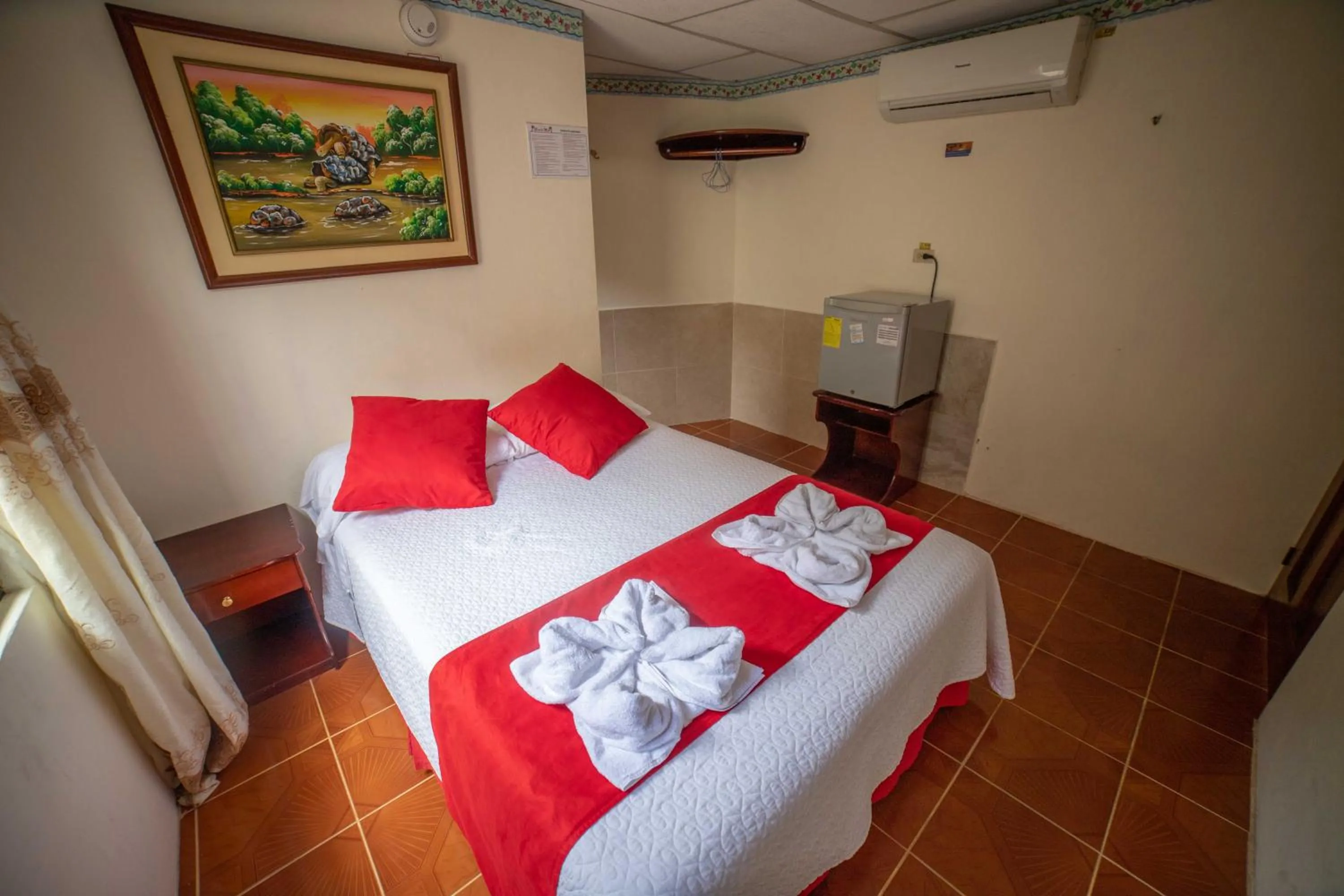 Queen Room in Hostal Gladismar