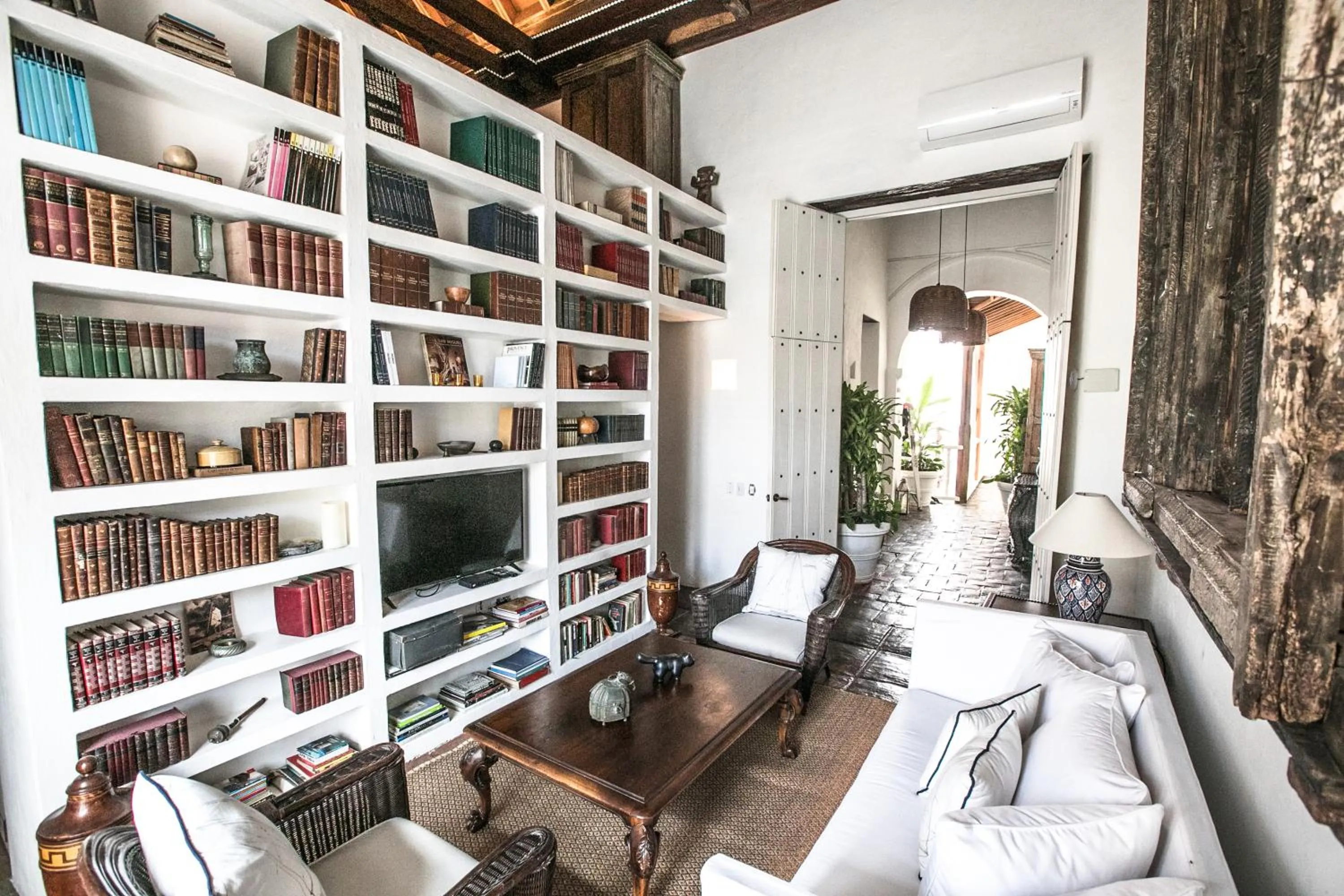 Library in Amarla Boutique Hotel Cartagena