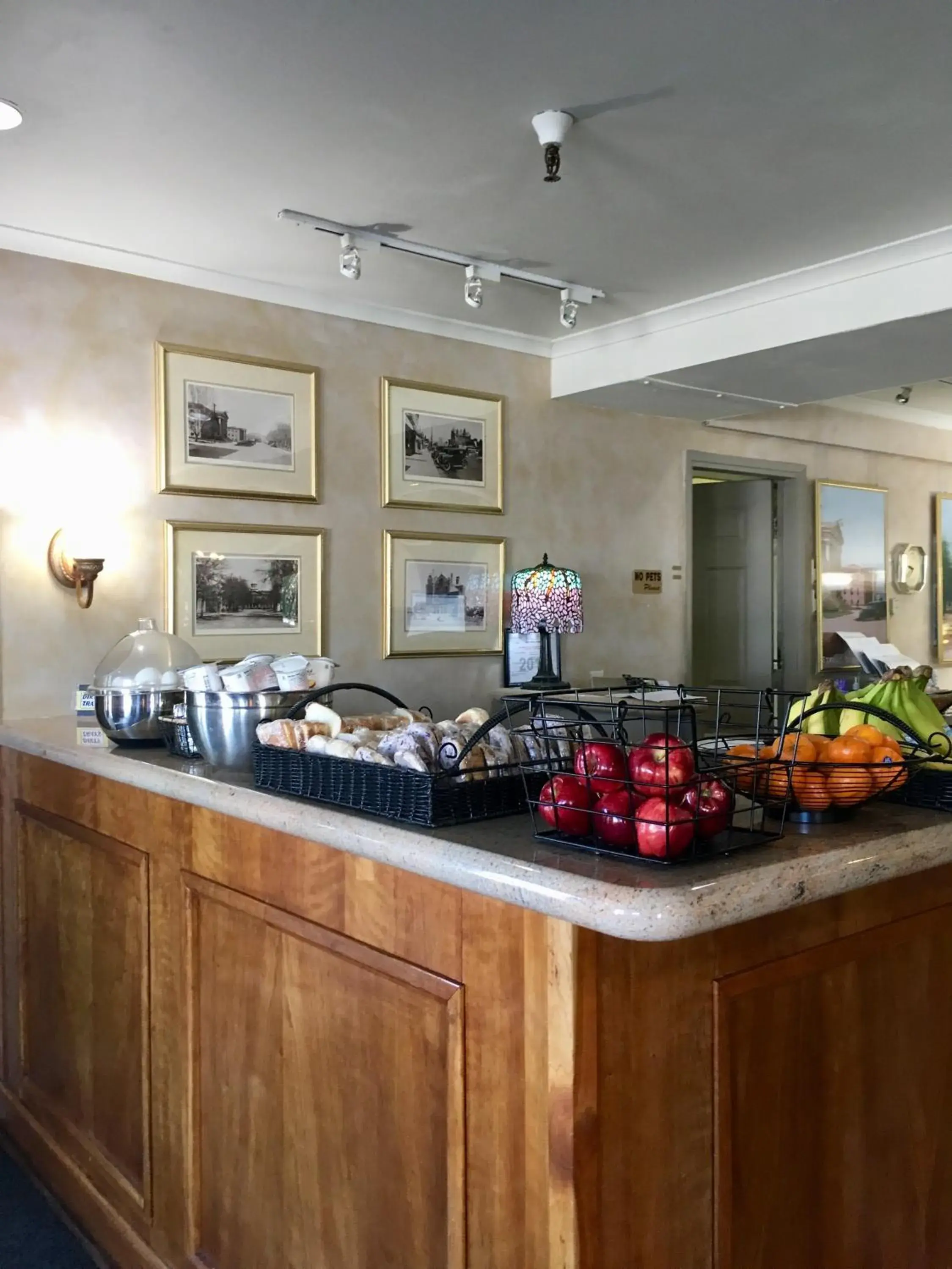 Food and drinks in Hardman House Food and drinks in Hardman House