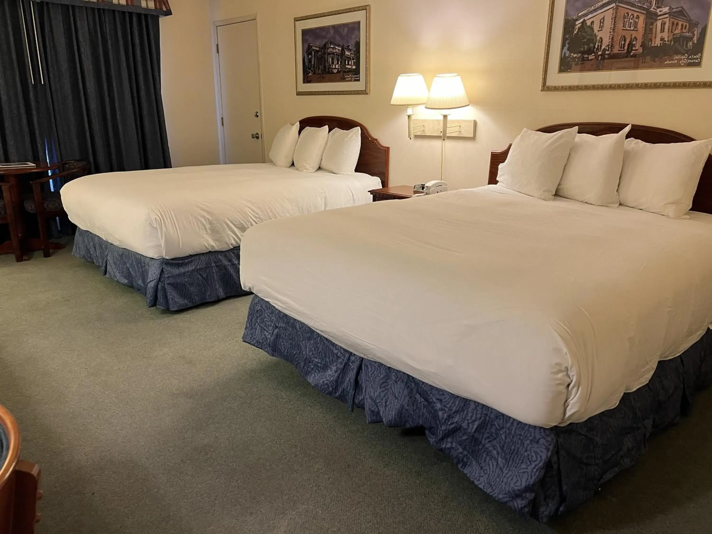 2 Queen Beds Non-Smoking in Hardman House 2 Queen Beds Non-Smoking in Hardman House