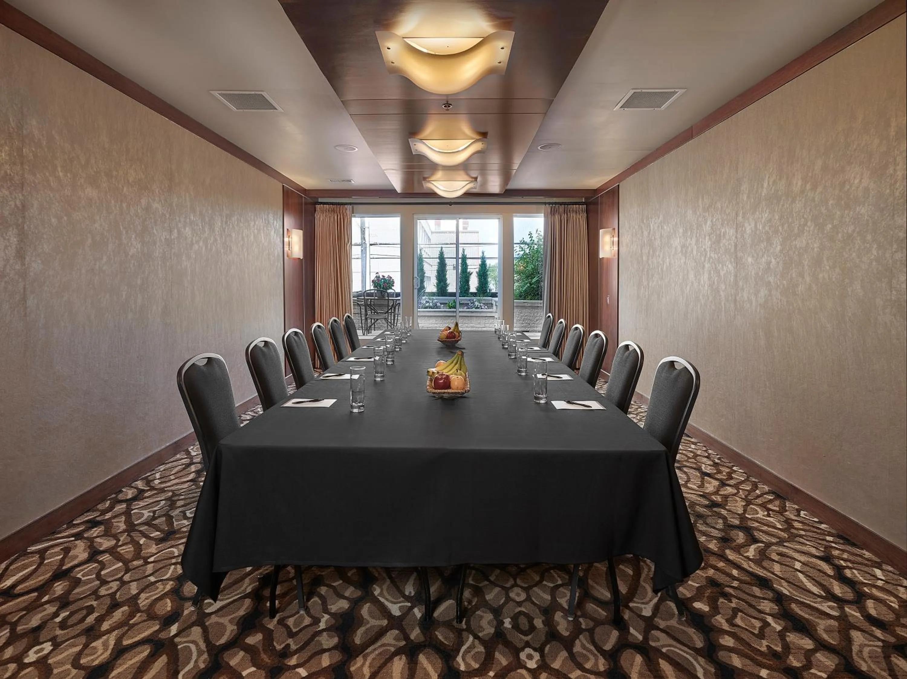 Meeting/conference room in Metterra Hotel on Whyte